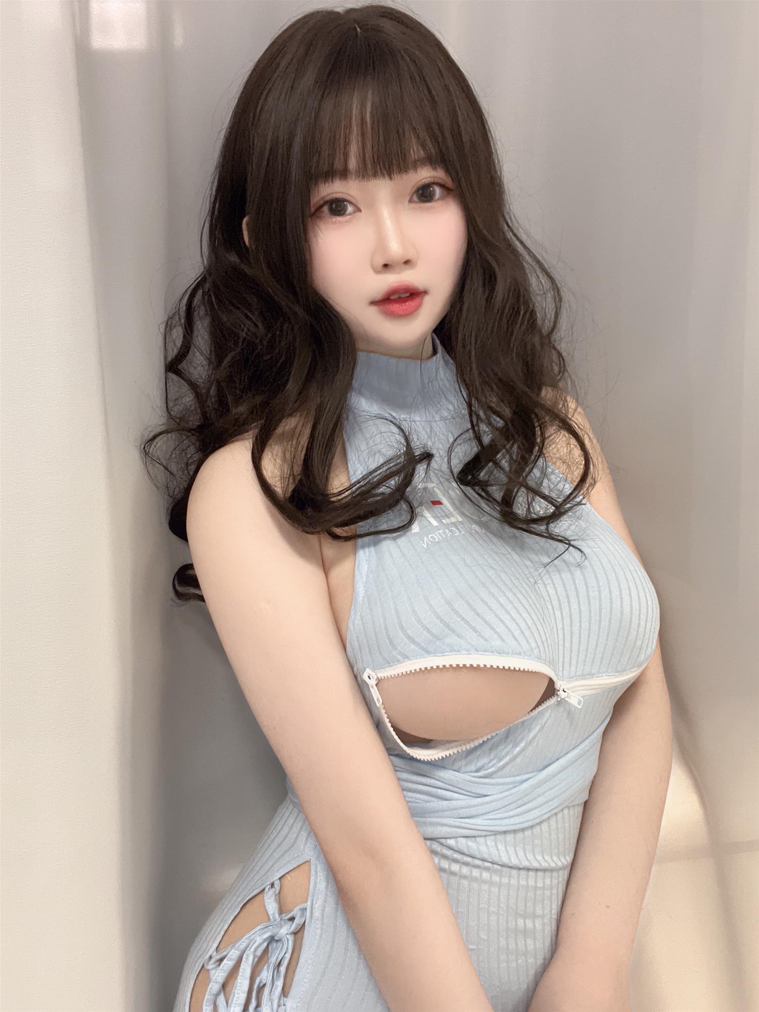 是依酱吖 妹妹 自拍 [31P-42MB]