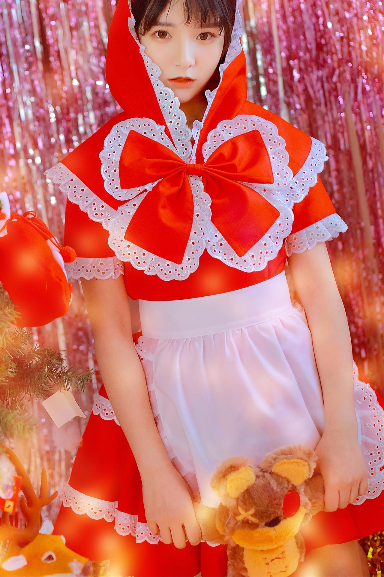 赵小臭 安妮圣诞 [14P-21MB]