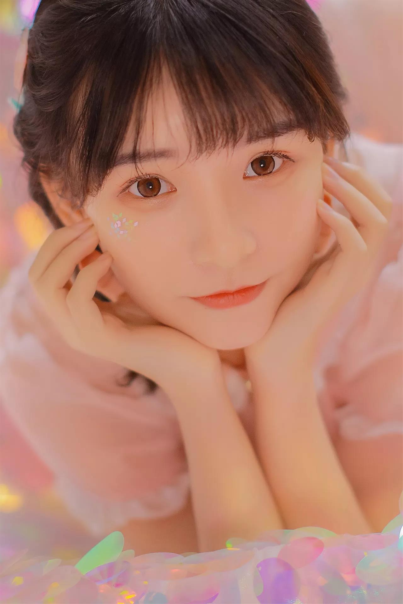 赵小臭 粉红色的夢 [16P-9MB]