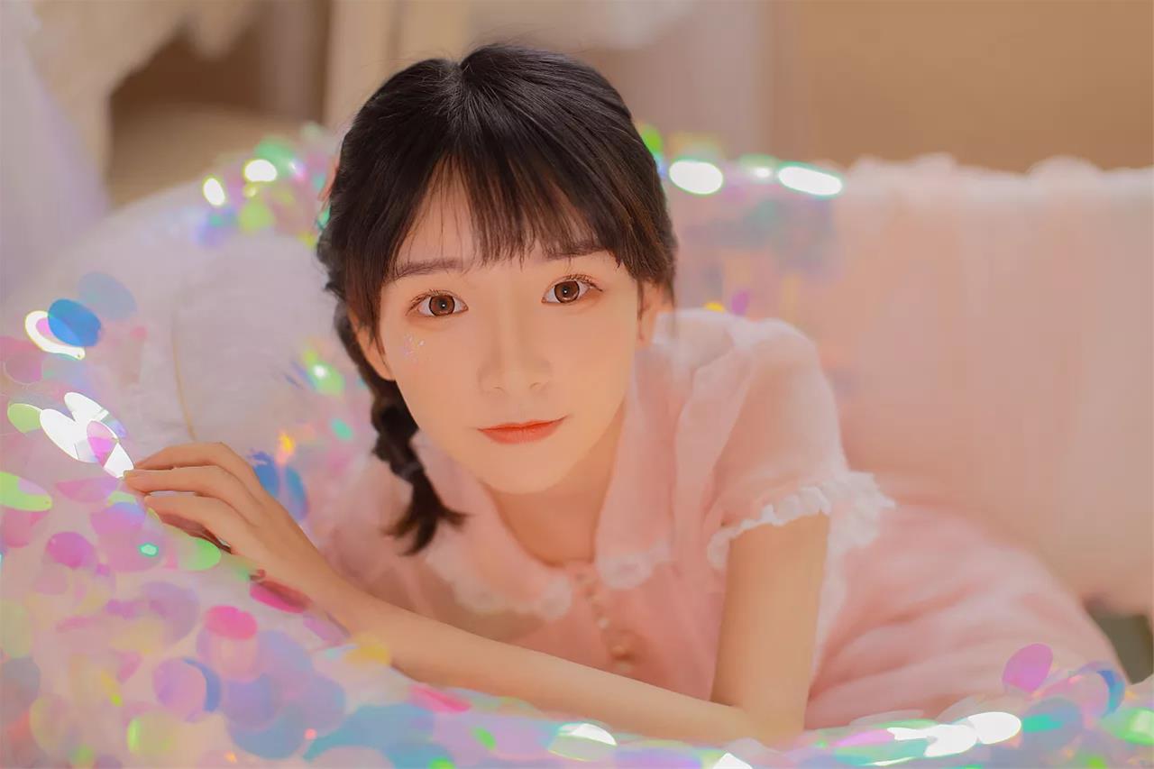 赵小臭 粉红色的夢 [16P-9MB]