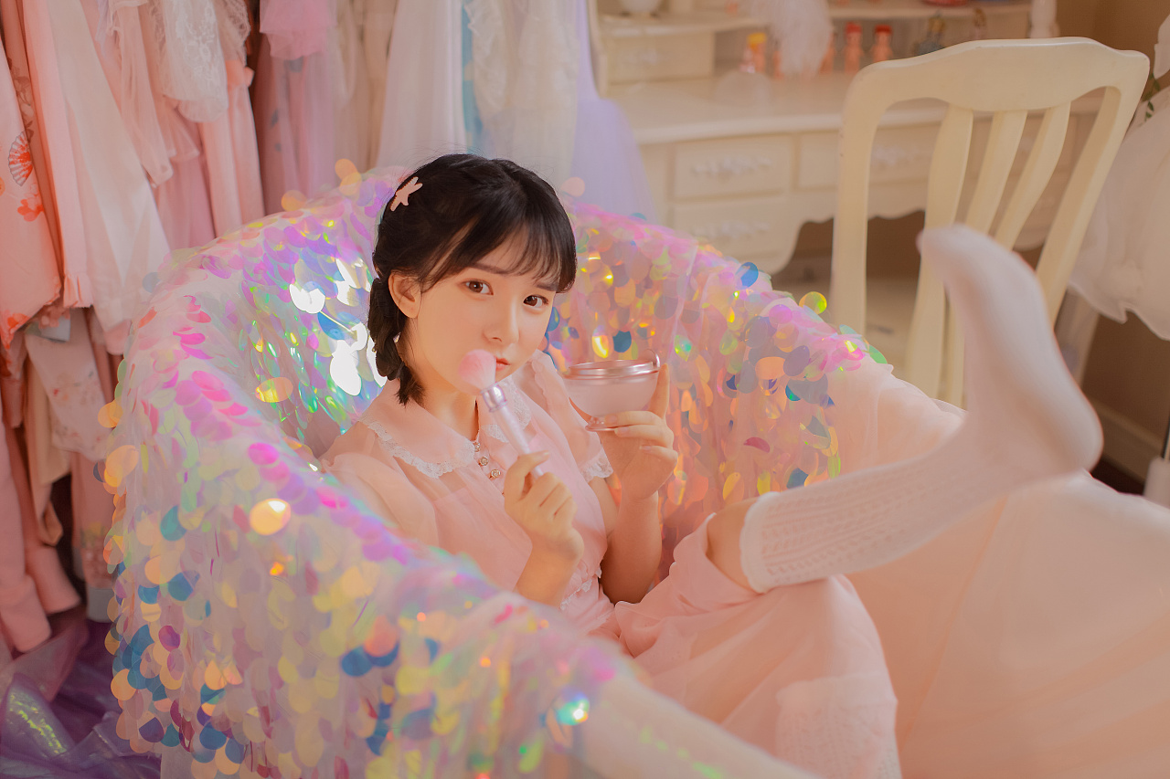 赵小臭 粉红色的夢 [16P-9MB]