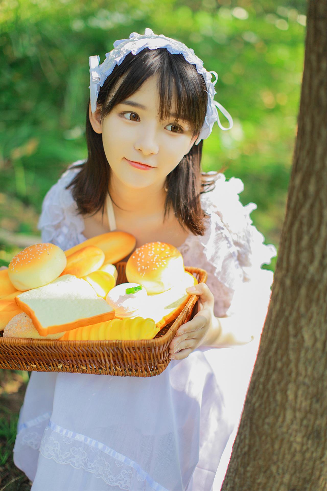 赵小臭 郊游 [18P-19MB]