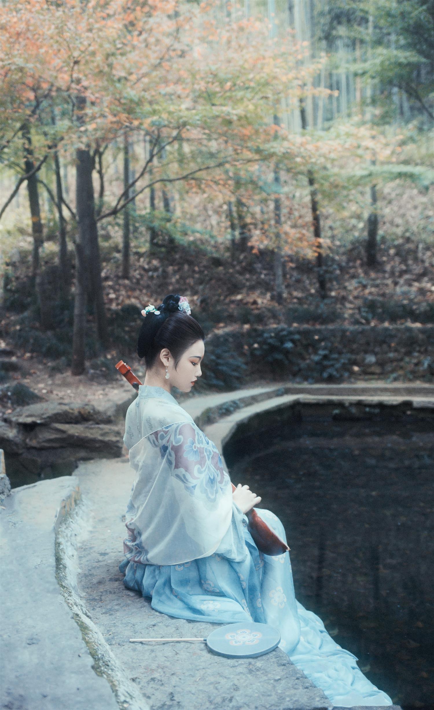 九疑 非关癖爱轻模样，冷处偏佳 [12P-147MB]