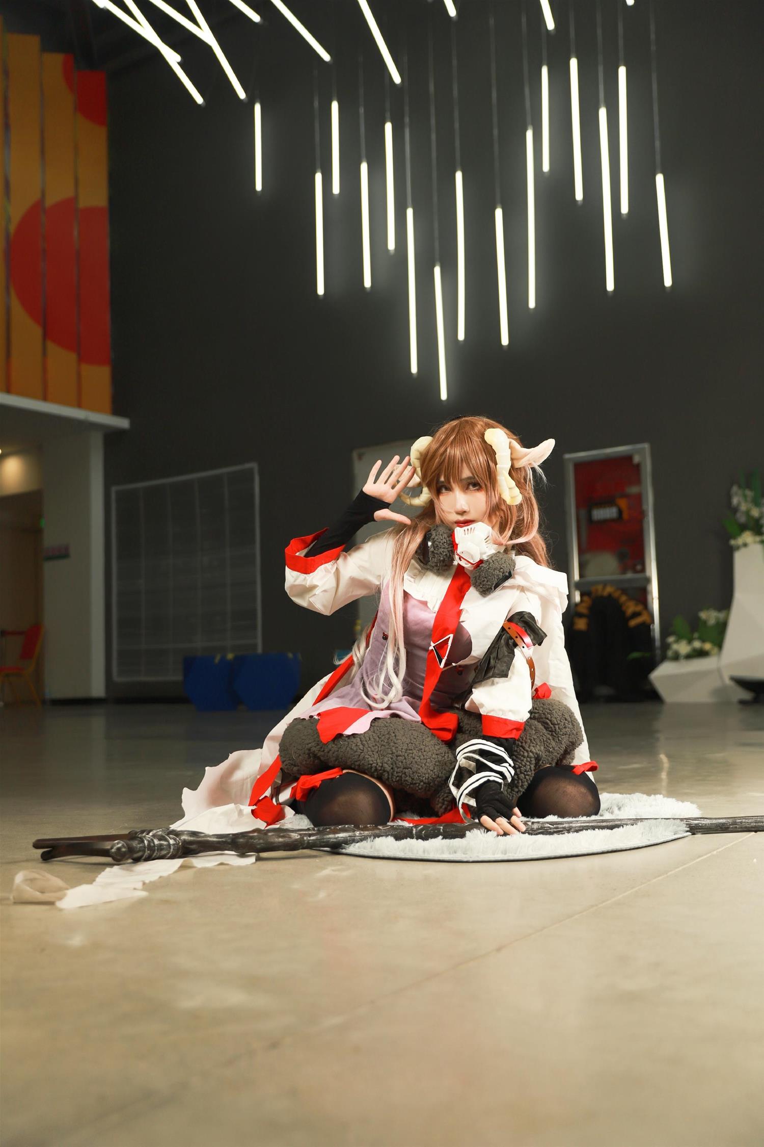 妖君白研 明日方舟COS漫展艾雅法拉场照 [5P-9MB]