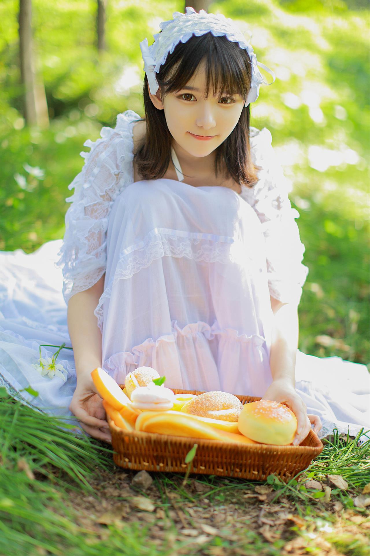 赵小臭 郊游 [18P-19MB]