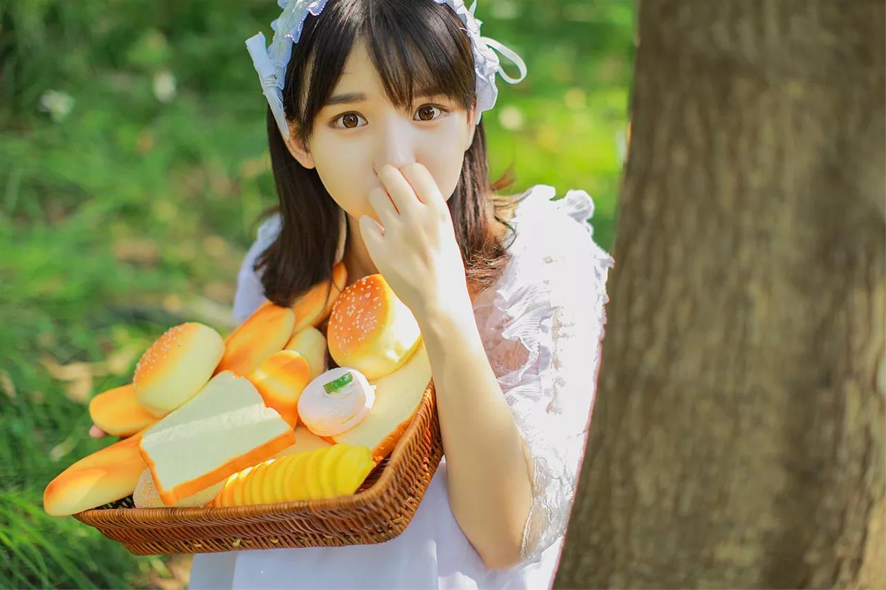 赵小臭 郊游 [18P-19MB]