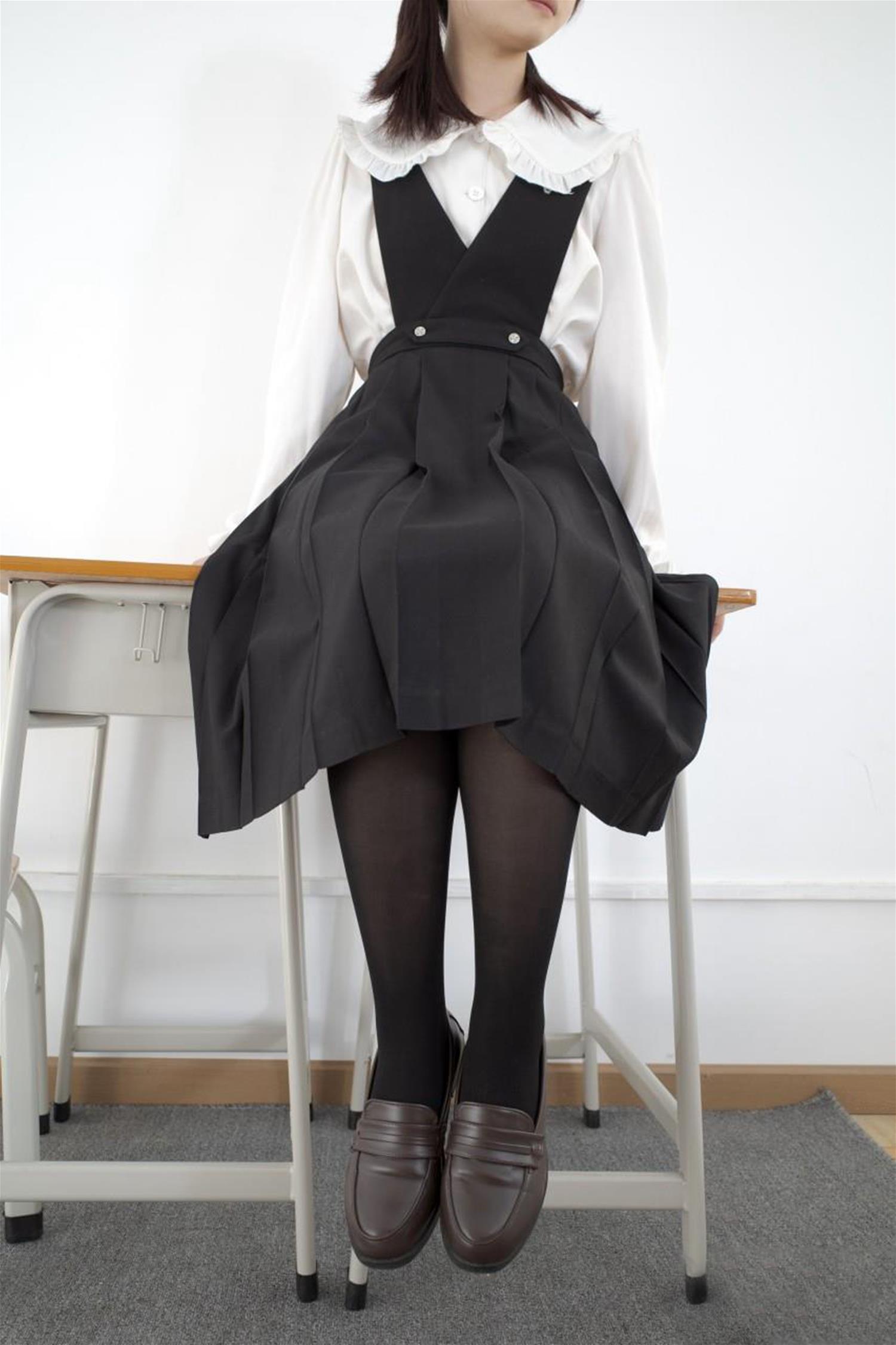 森萝财团 内部-005 小夜 黑丝 50D [113P1V-3.61GB]