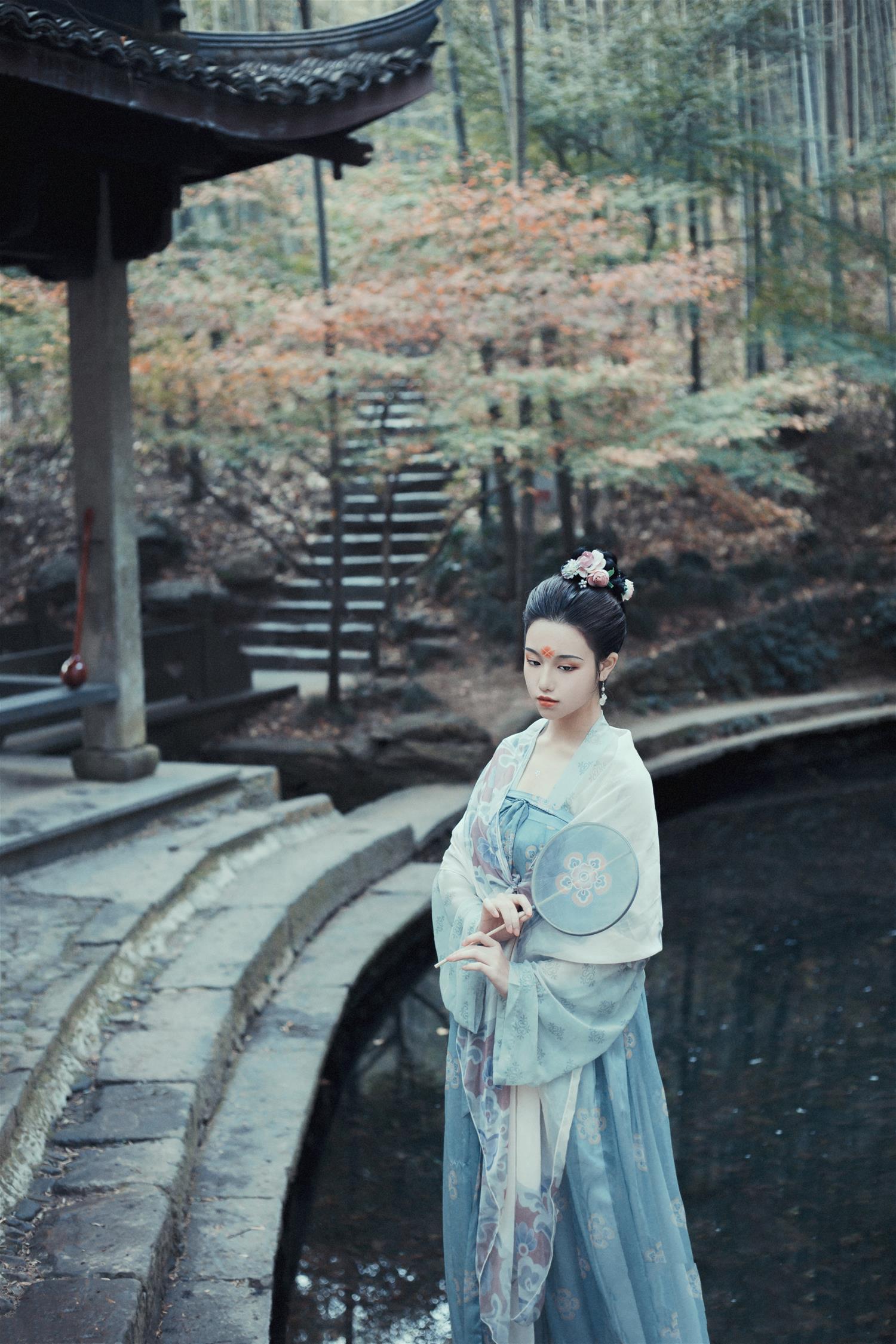 九疑 非关癖爱轻模样，冷处偏佳 [12P-147MB]