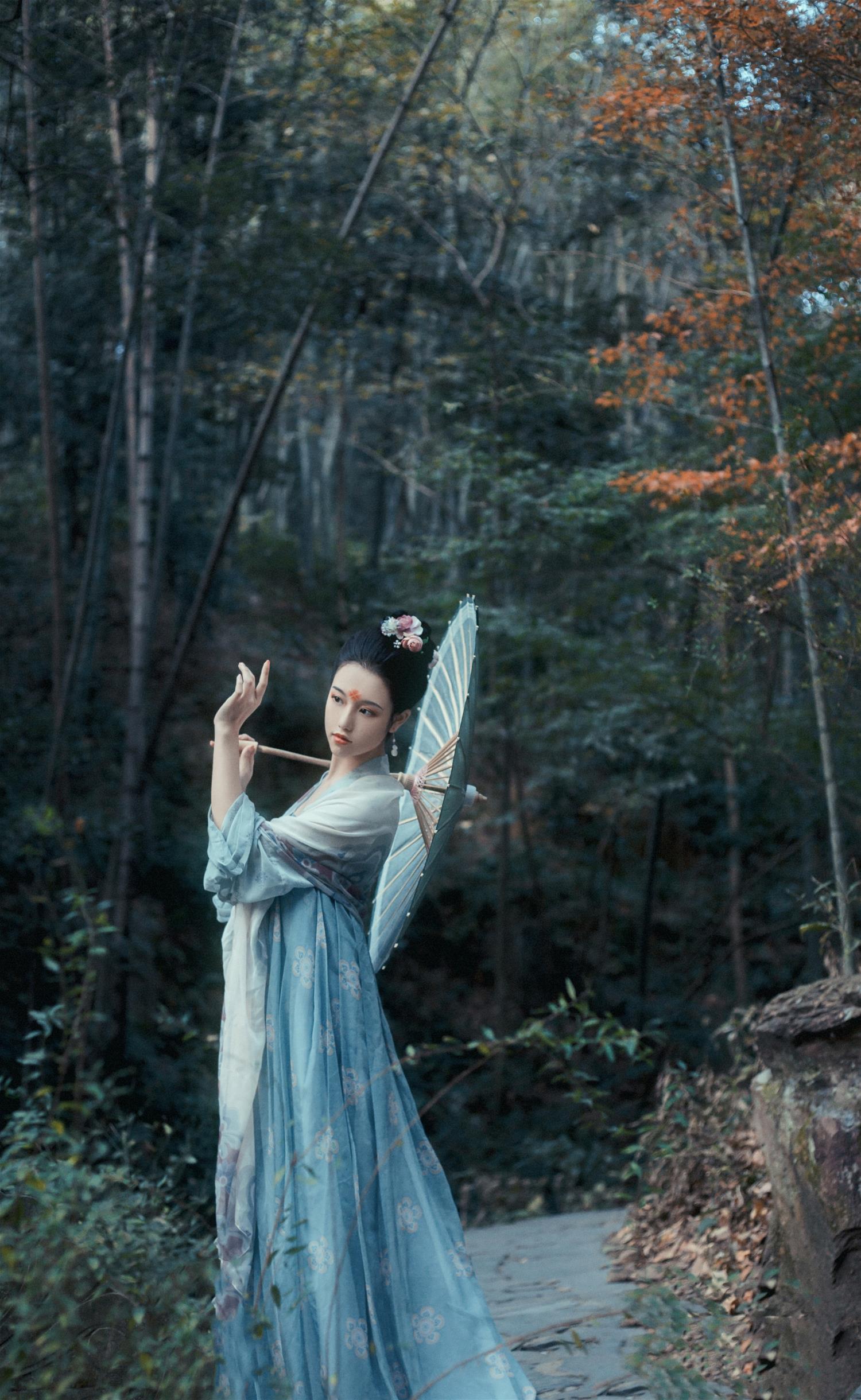 九疑 非关癖爱轻模样，冷处偏佳 [12P-147MB]