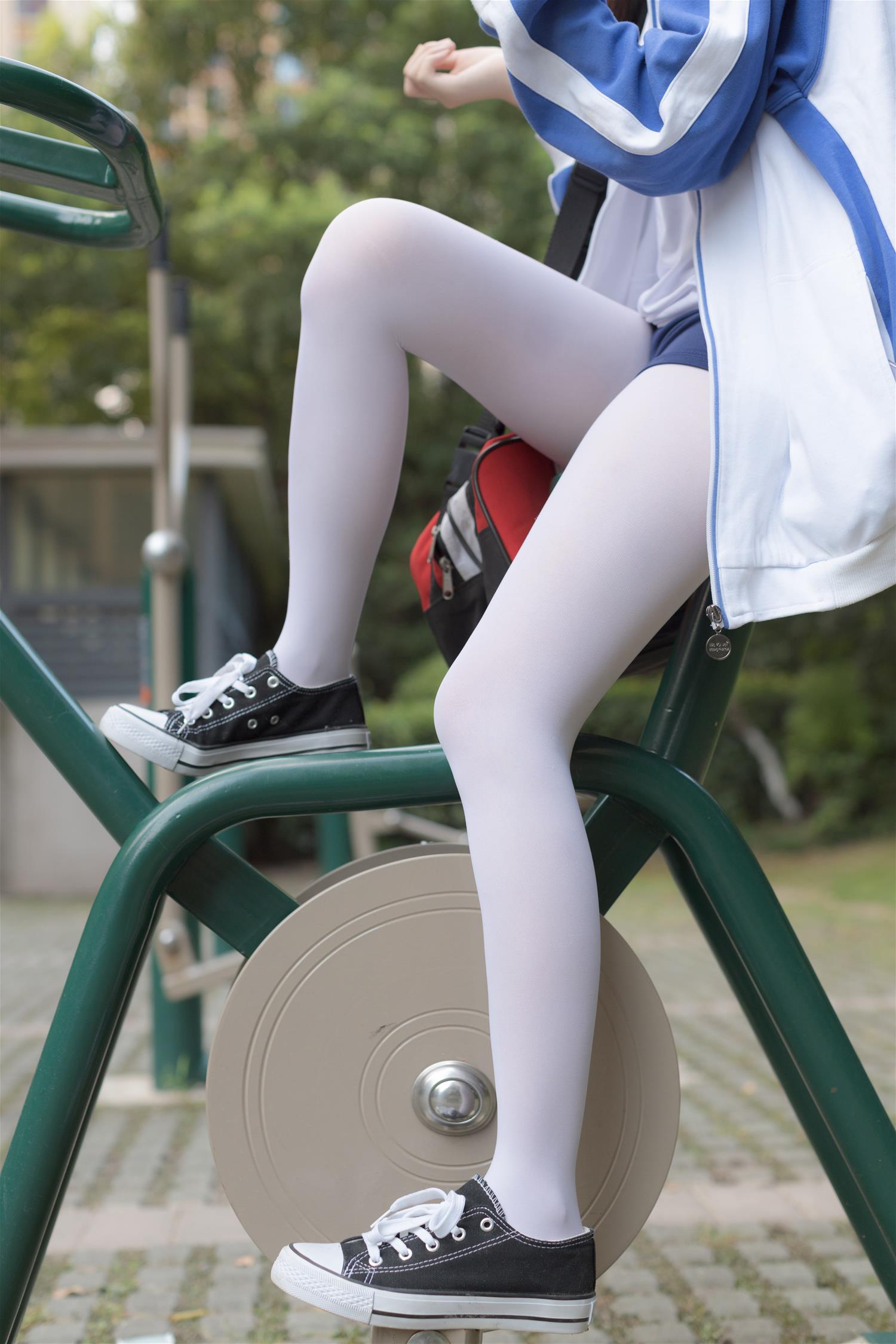 森萝财团 無料-006 鹿可 户外体操服 [19P-243MB]