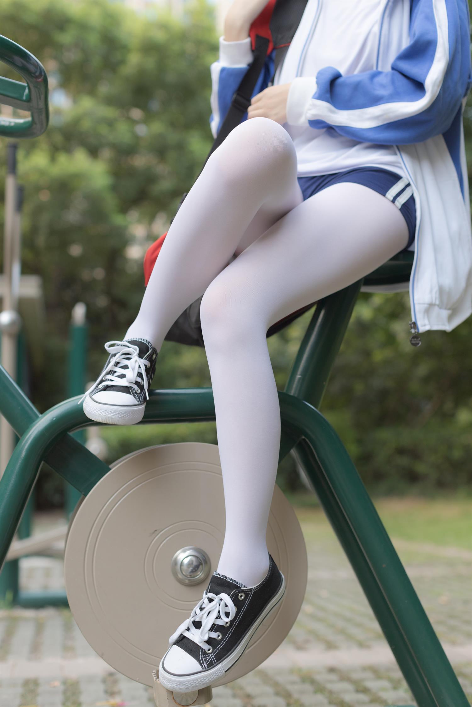 森萝财团 無料-006 鹿可 户外体操服 [19P-243MB]