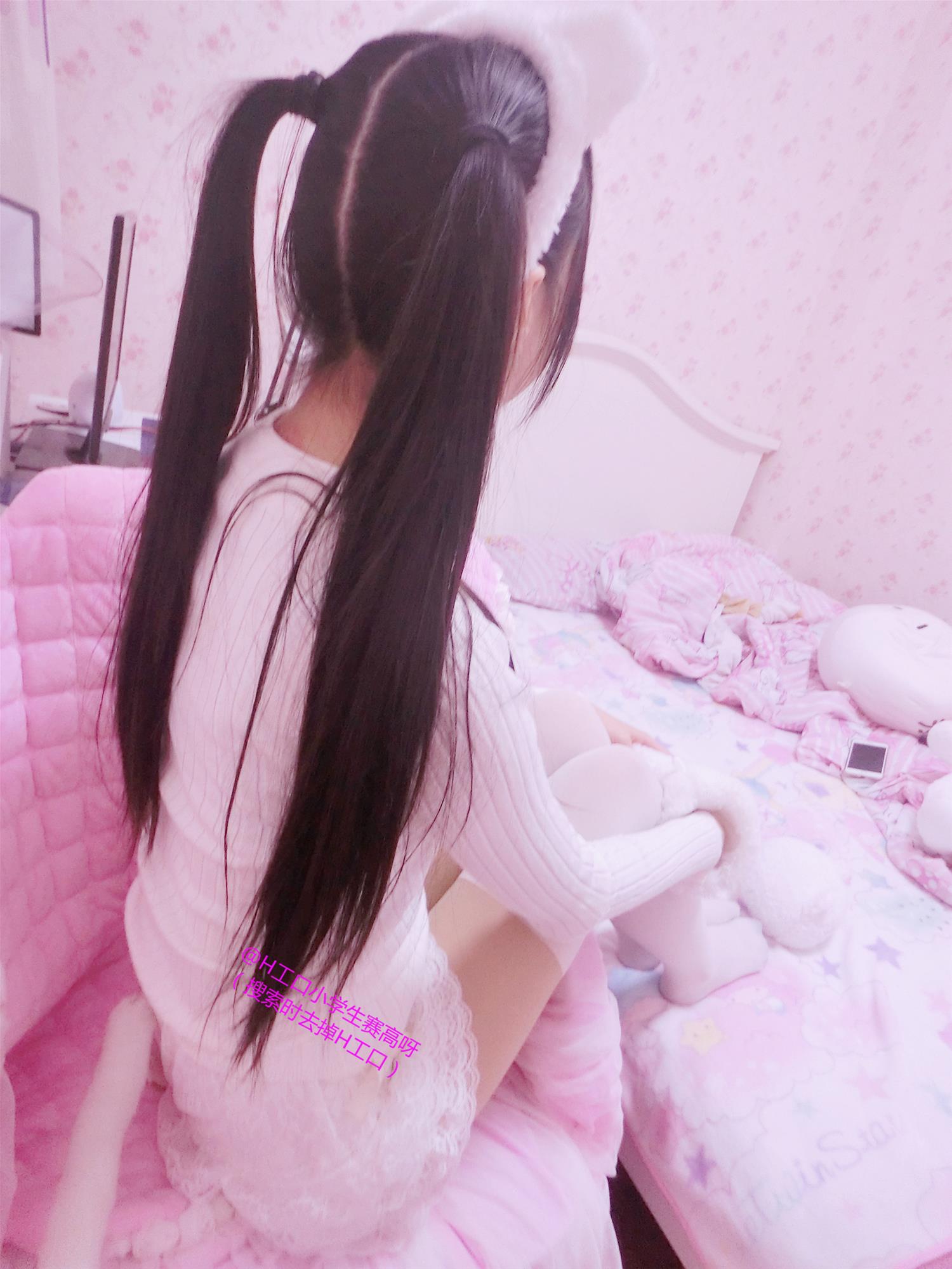 小学生赛高 开胸毛衣 [63P-50MB]