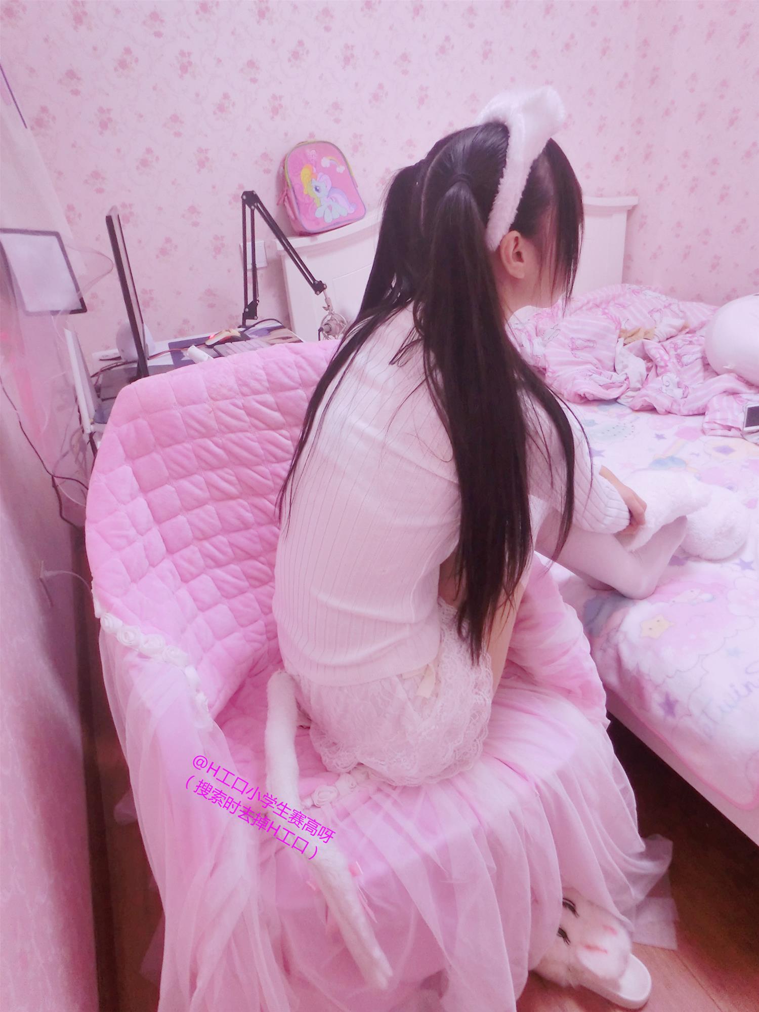 小学生赛高 开胸毛衣 [63P-50MB]