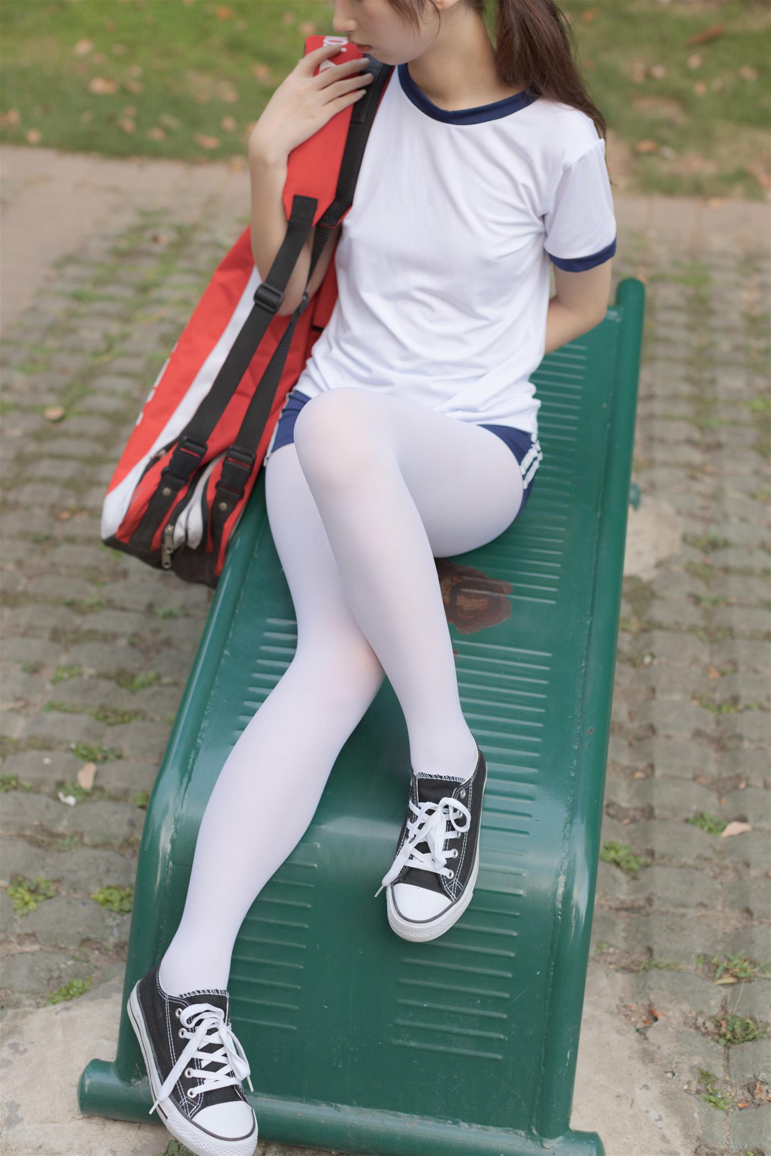 森萝财团 無料-006 鹿可 户外体操服 [19P-243MB]