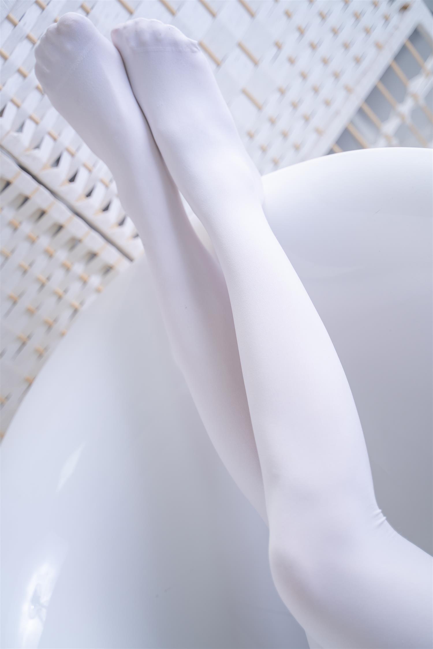 扒拉丨Eiuo 长筒白丝 [44P-177MB]