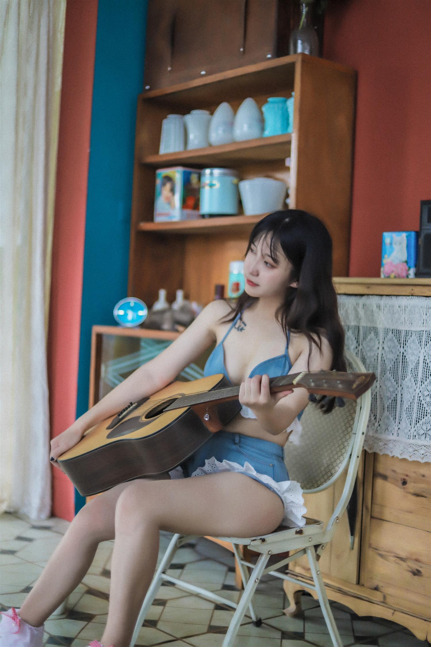 棕桠阿狗崽 桃子听蝉 [22P-277MB]