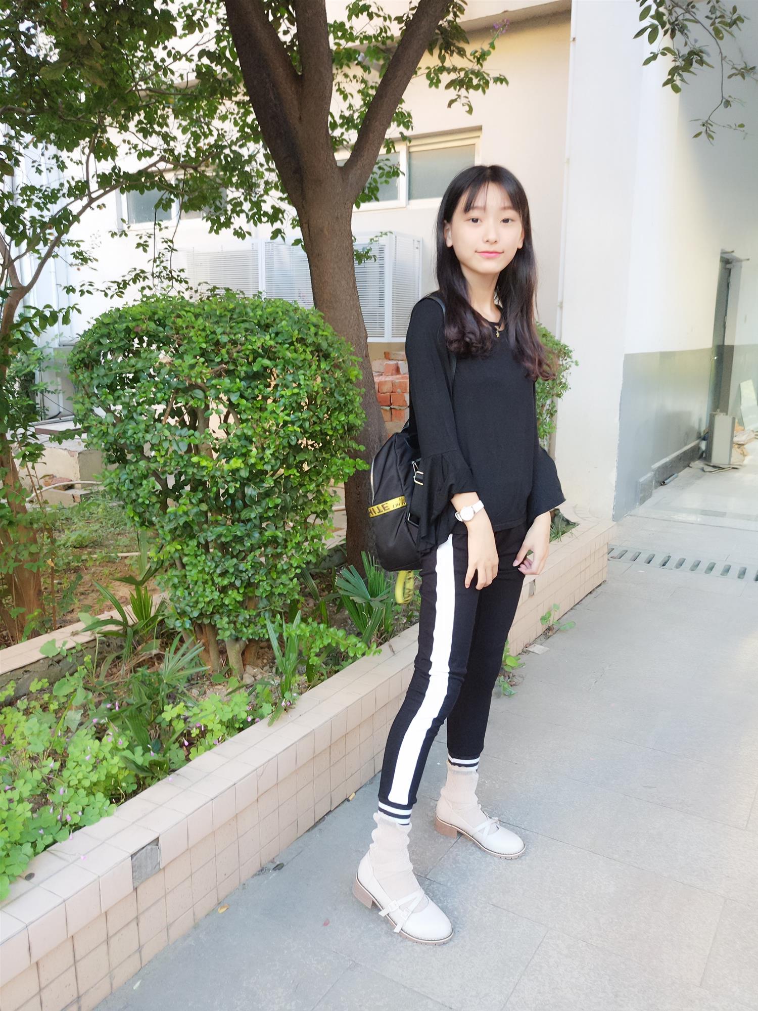 蓓蓓 学校生活 [49P-83MB]