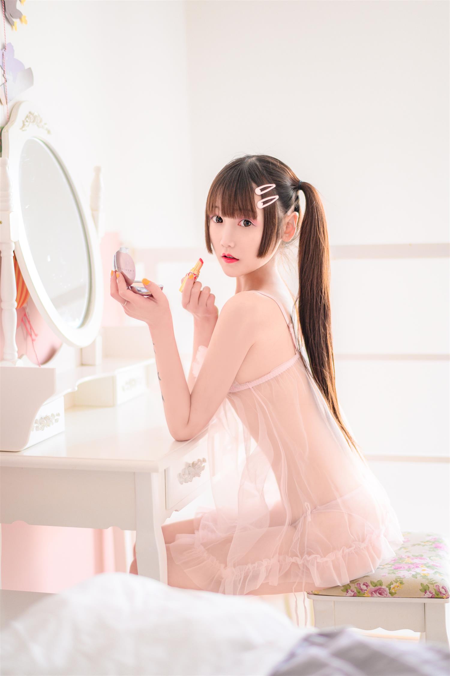 星野咪兔 雪纺透视小夜衣 [11P-93MB]