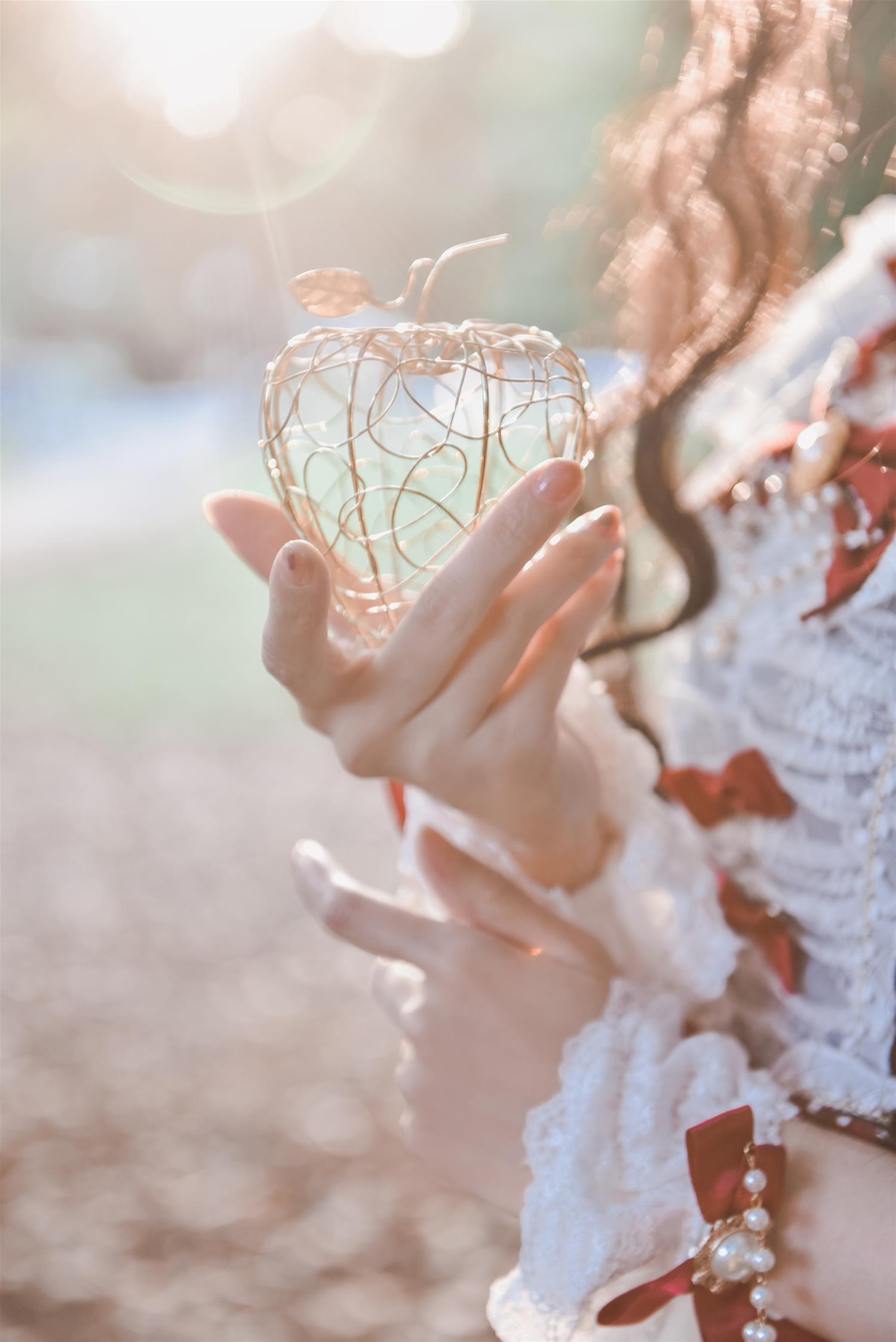 ElyEE子 Snow White [15P-63MB]