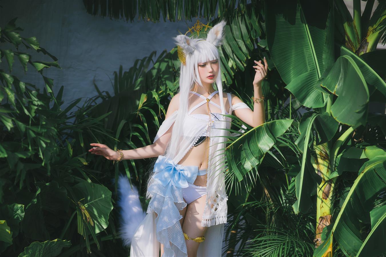 周叽是可爱兔兔 白金泳装 [23P-339MB]