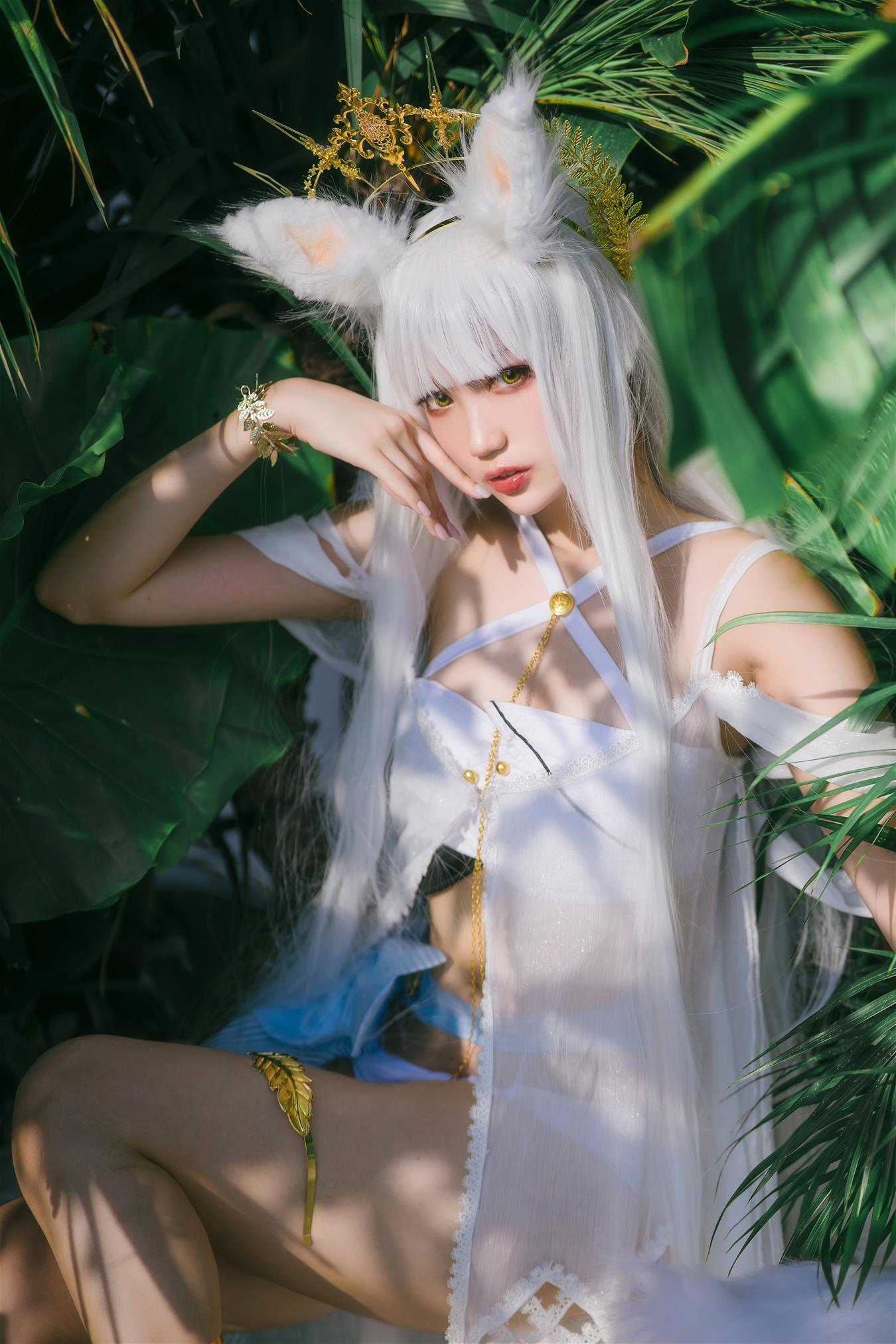 周叽是可爱兔兔 白金泳装 [23P-339MB]