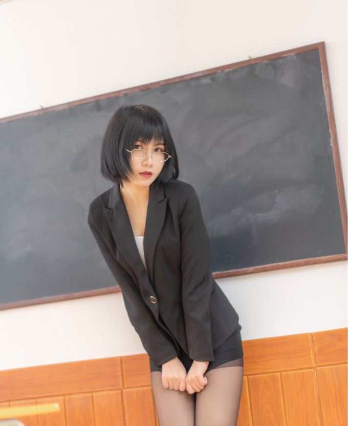 枸名 家庭教师 [56P-3MB]