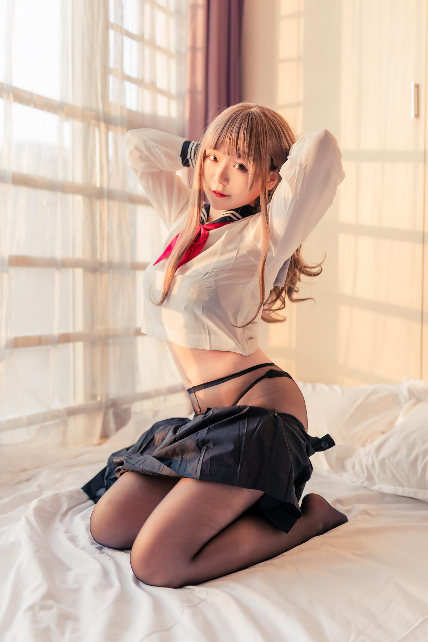 Yoko宅夏 水手服黑丝 [30P-201MB]