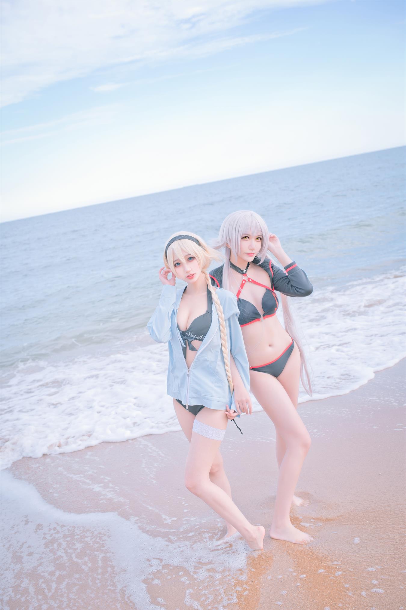 周叽是可爱兔兔 黑白贞双人泳衣 [21P-188MB]