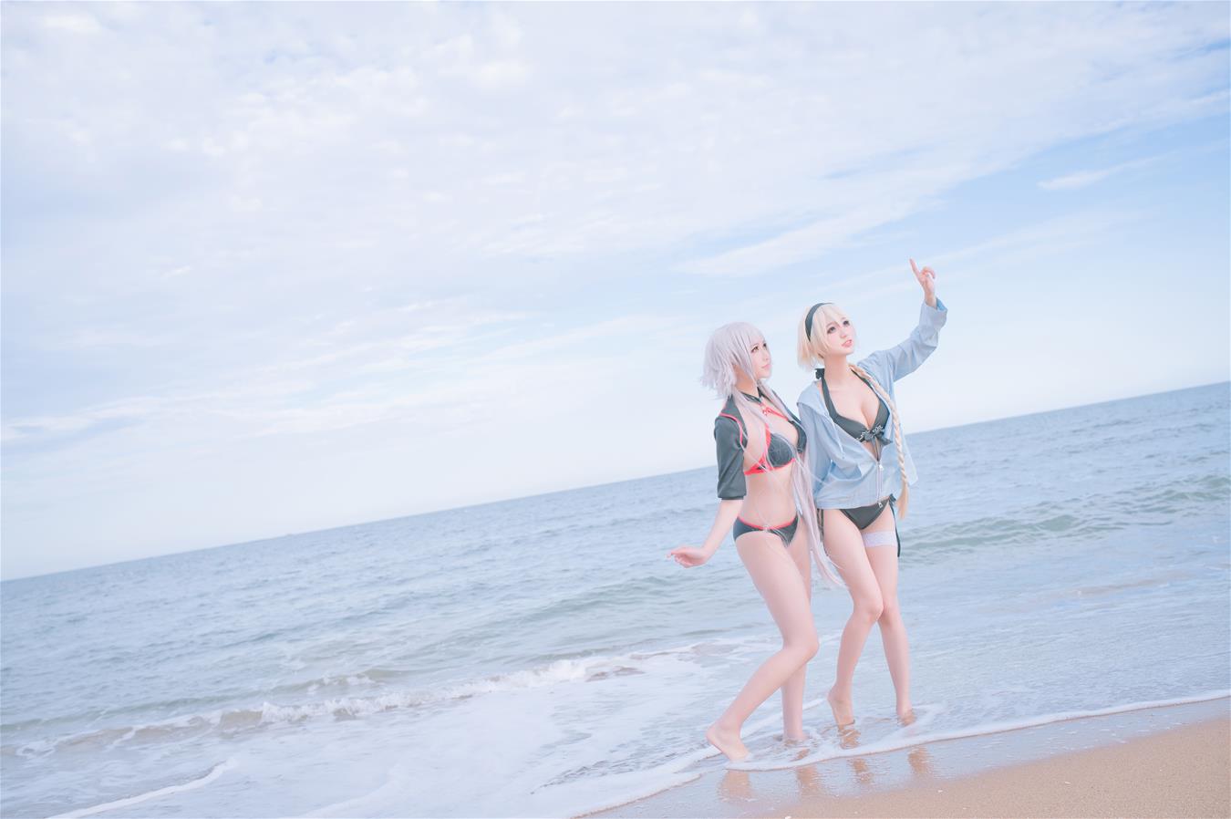 周叽是可爱兔兔 黑白贞双人泳衣 [21P-188MB]