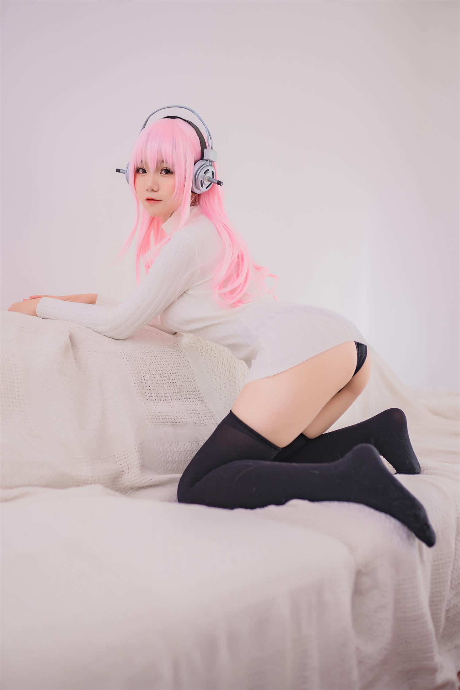 Yoko宅夏 索尼子本毛衣 [18P-131MB]