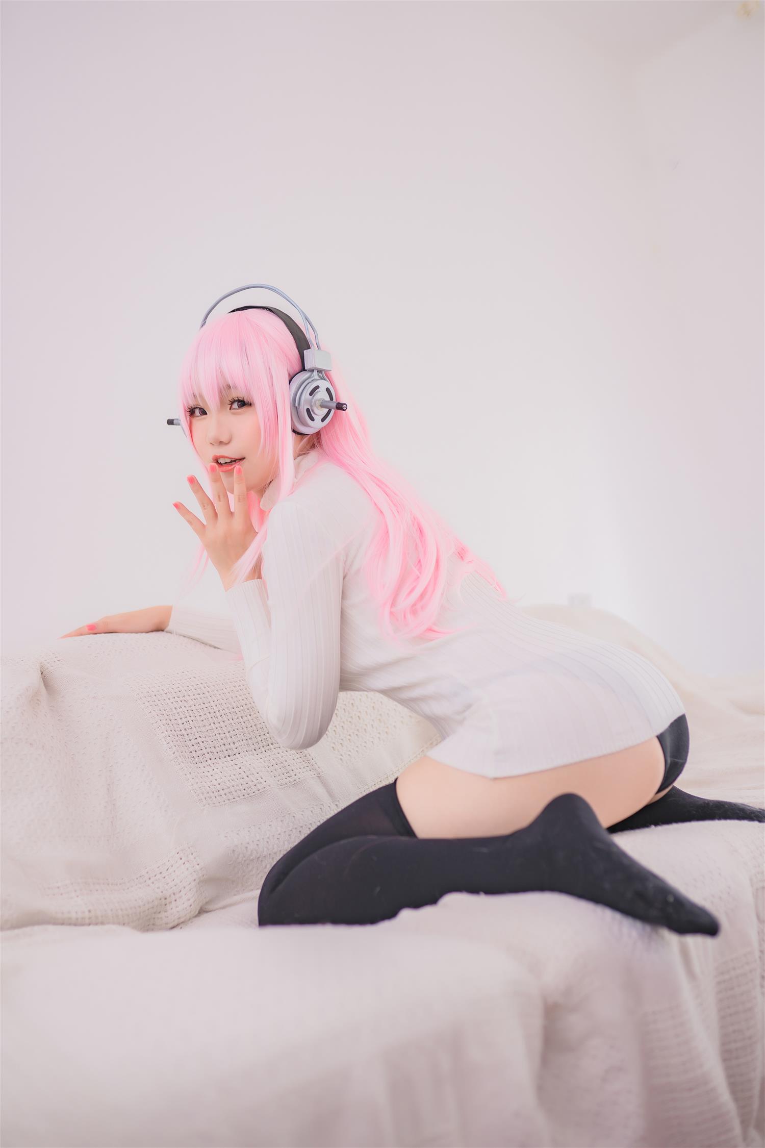 Yoko宅夏 索尼子本毛衣 [18P-131MB]