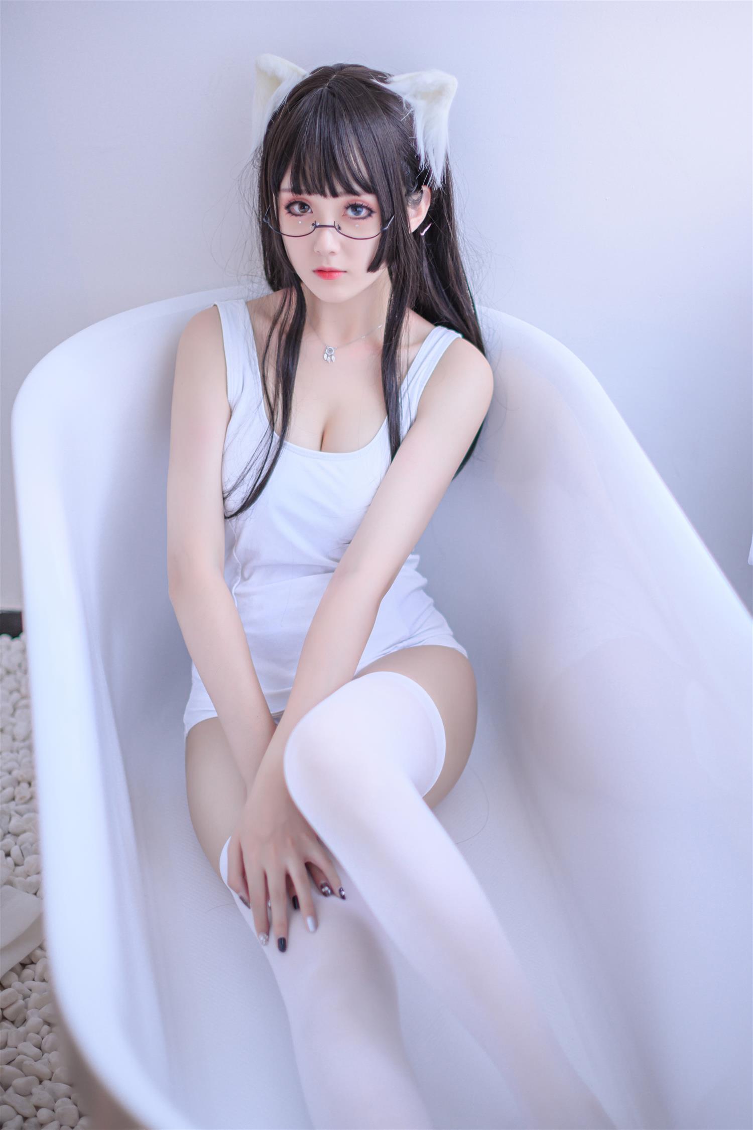 Akisoso秋楚楚 死库水 [40P-712MB]