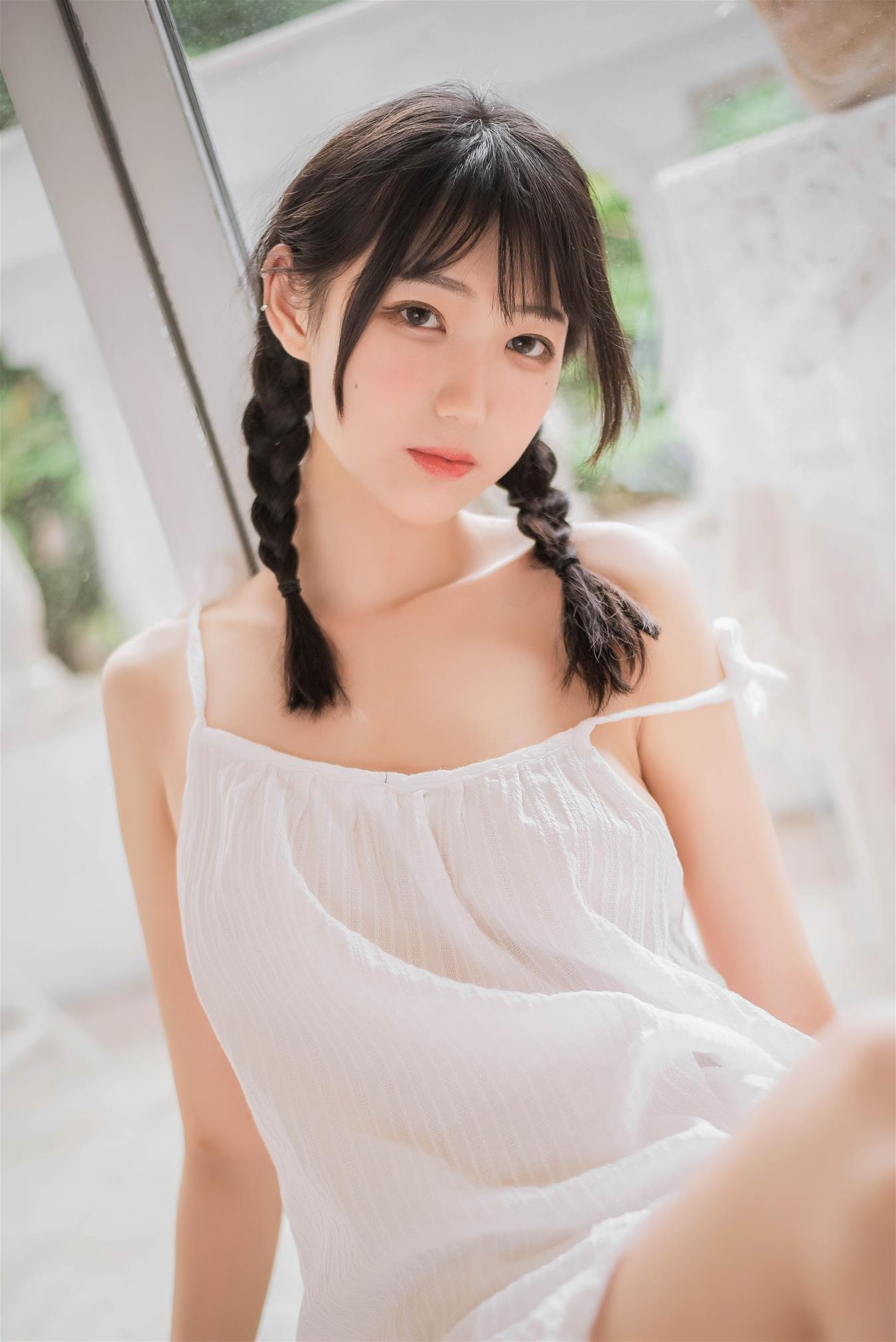 周叽是可爱兔兔 盛夏 [19P-94MB]