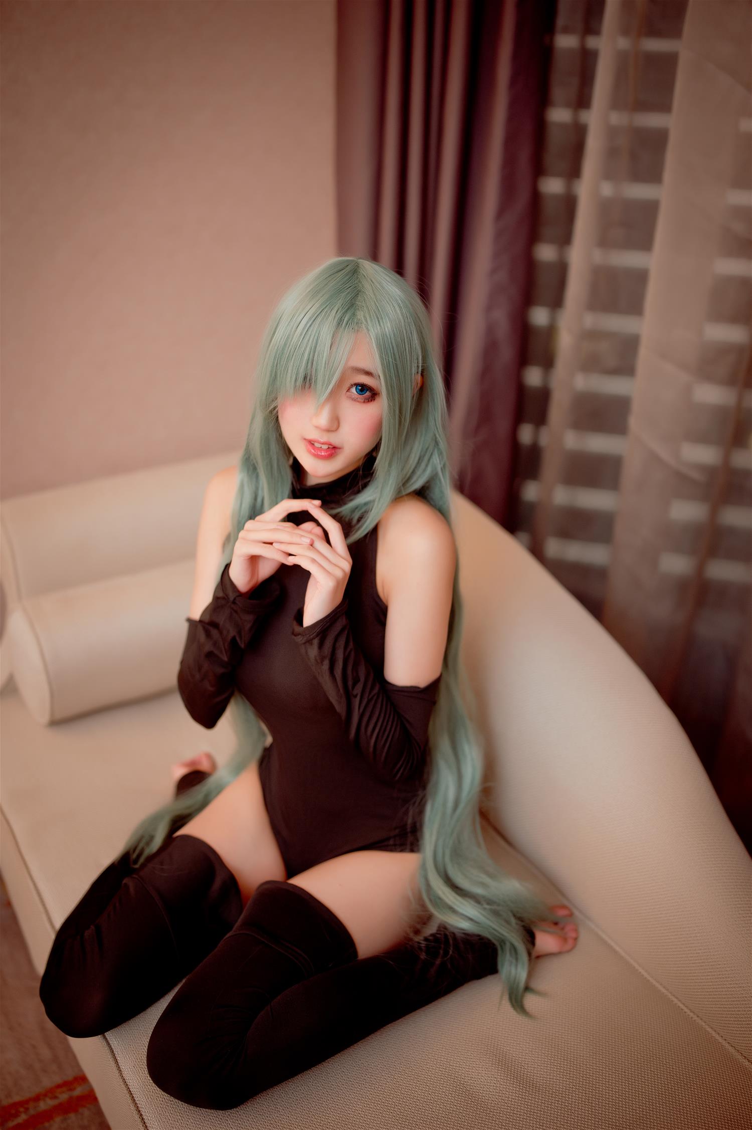 周叽是可爱兔兔 伊丽莎白连体衣 [15P-138MB]