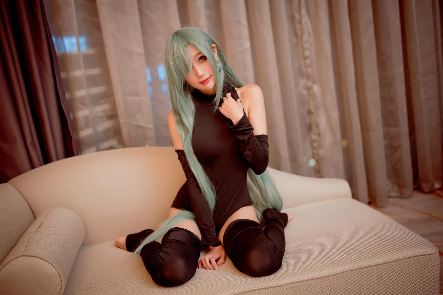 周叽是可爱兔兔 伊丽莎白连体衣 [15P-138MB]