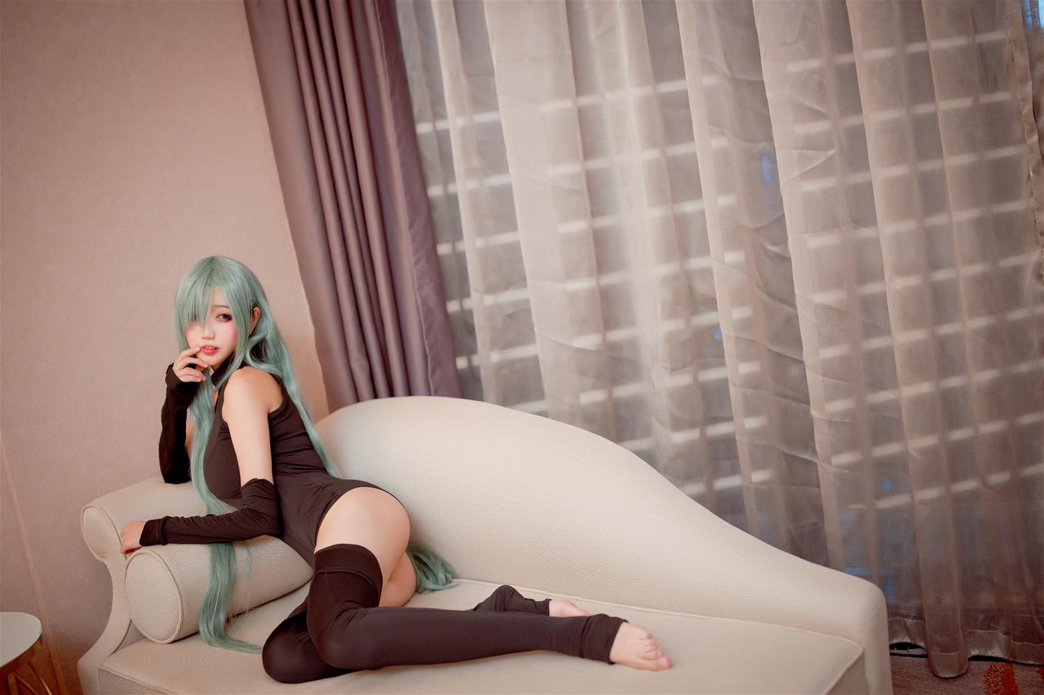 周叽是可爱兔兔 伊丽莎白连体衣 [15P-138MB]