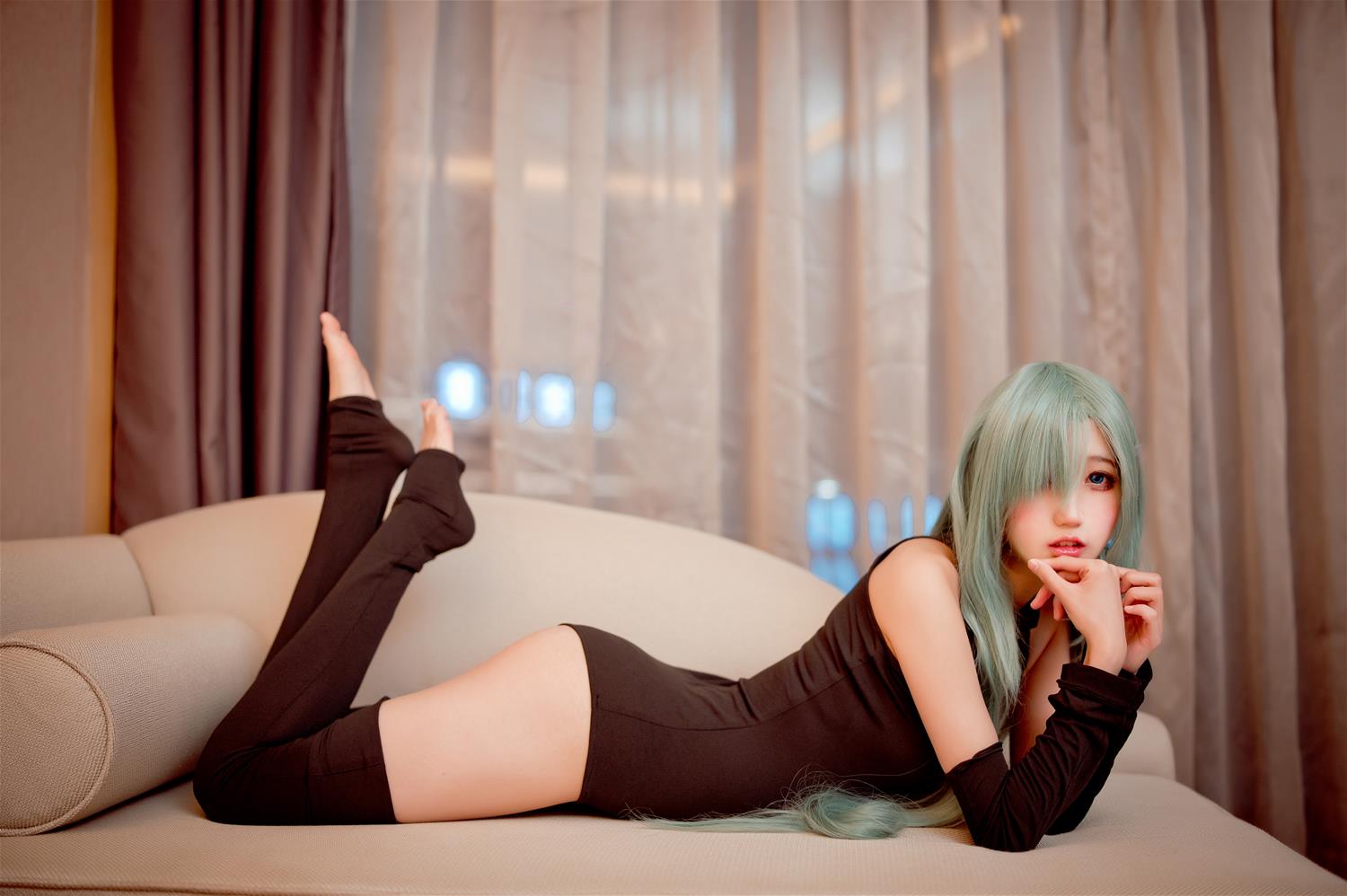 周叽是可爱兔兔 伊丽莎白连体衣 [15P-138MB]