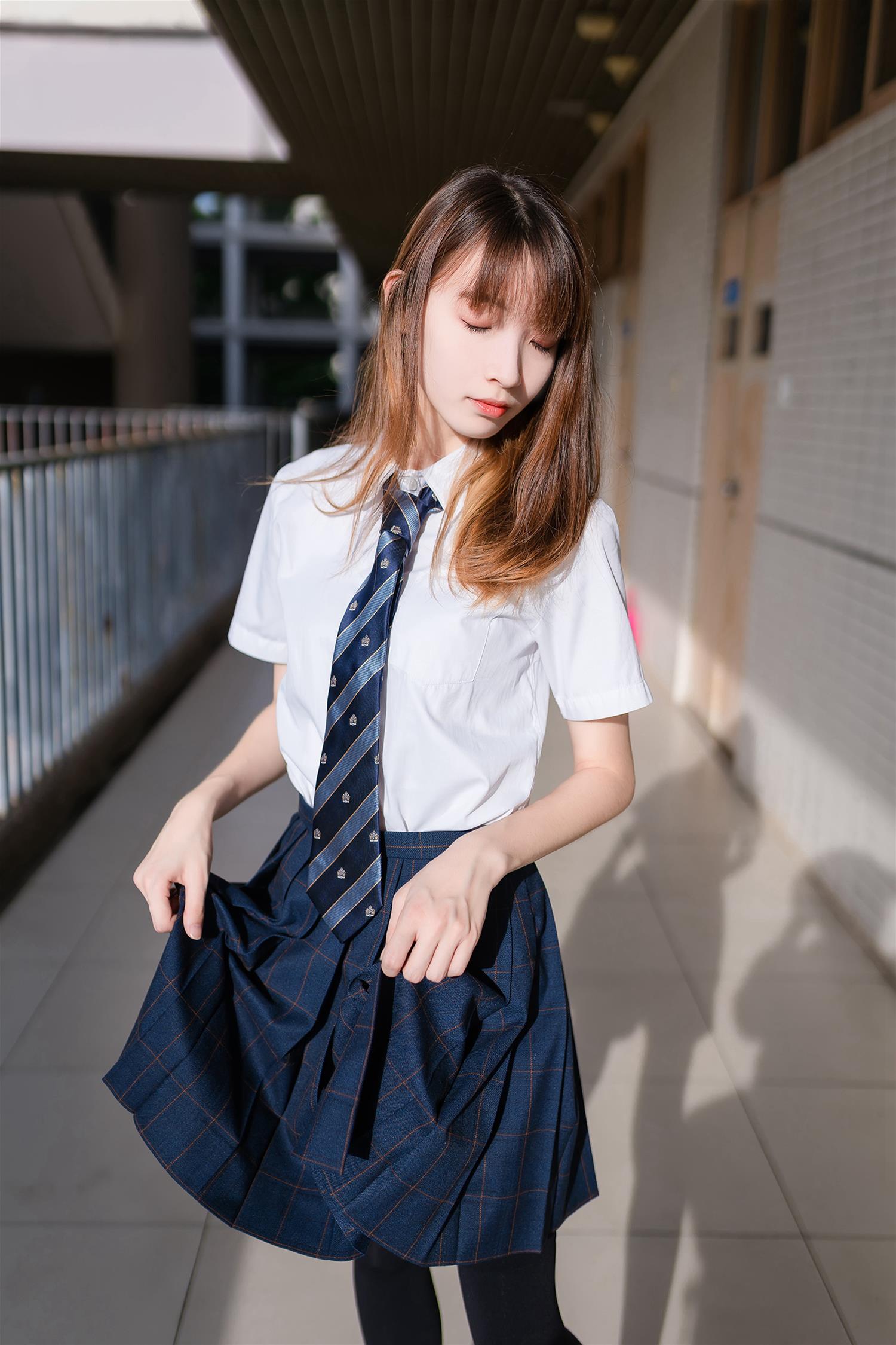 祖木子 午后阳光下的黑丝学妹 [47P-194MB]