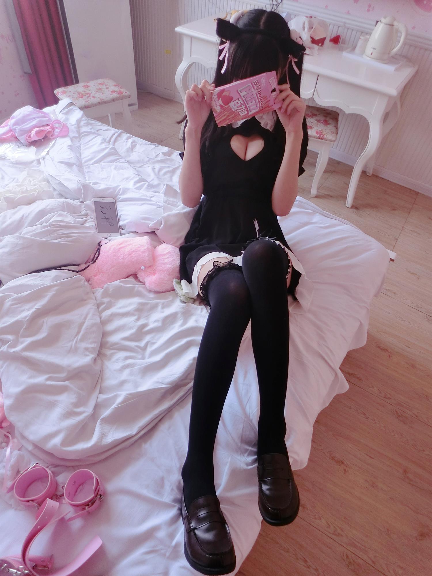 小学生赛高 黑色爱心开胸女仆 [55P-252MB]