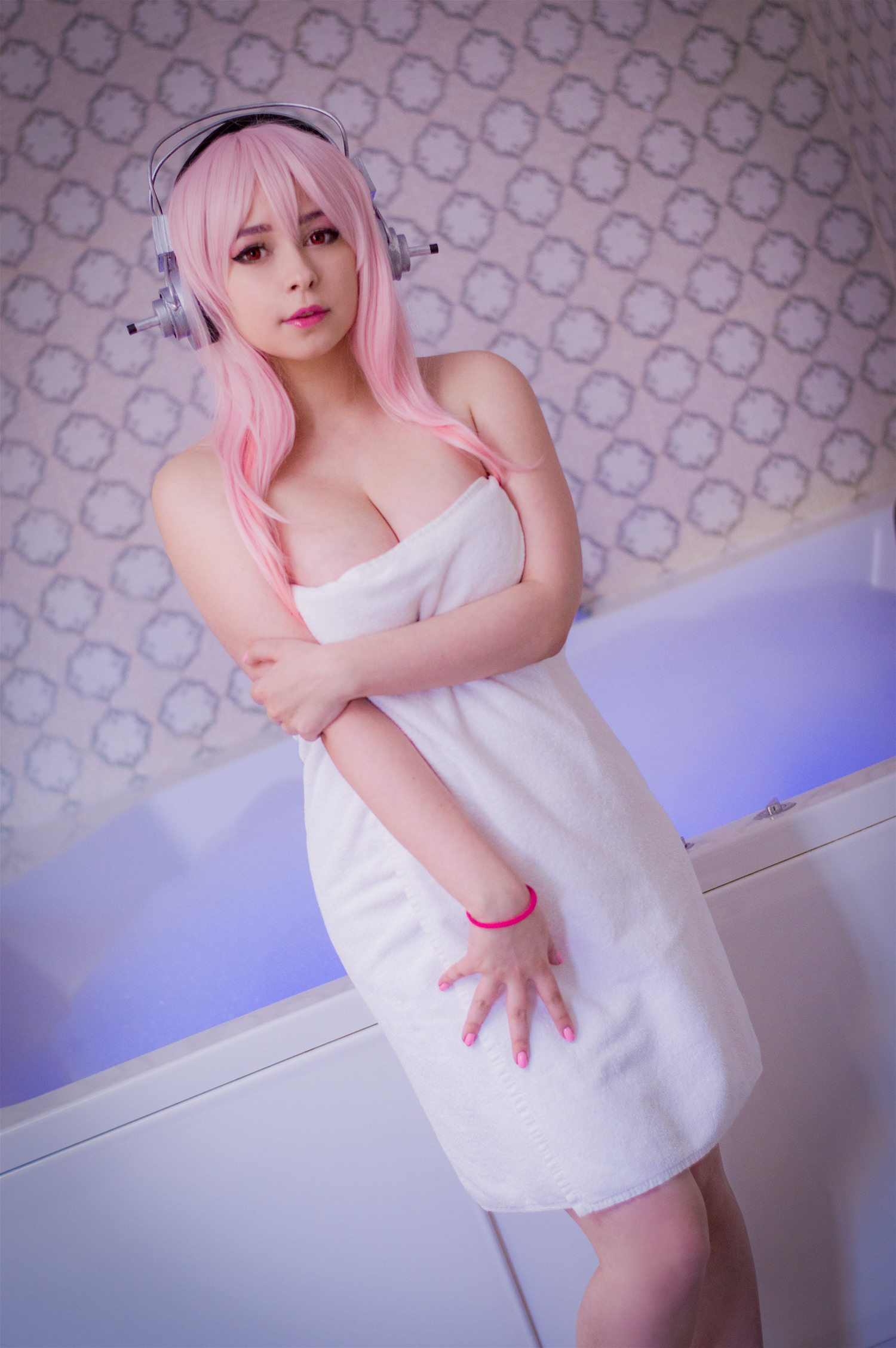 Yoshinobi Super Sonico Bath Time [26P-418MB]