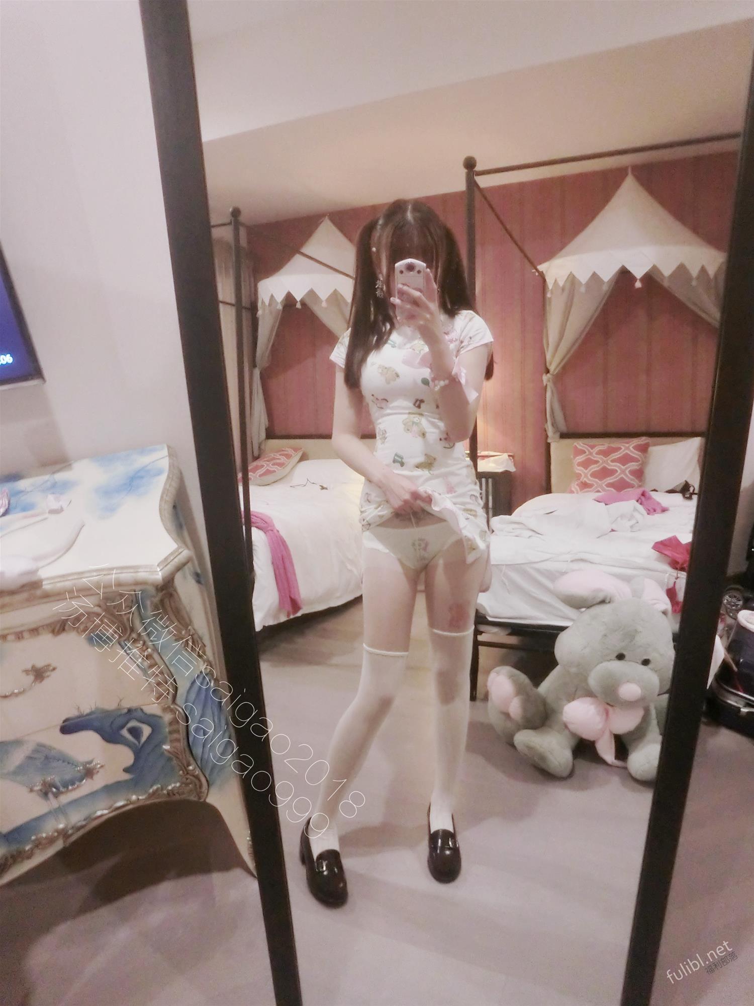 小学生赛高 小熊旗袍 [33P-91MB]