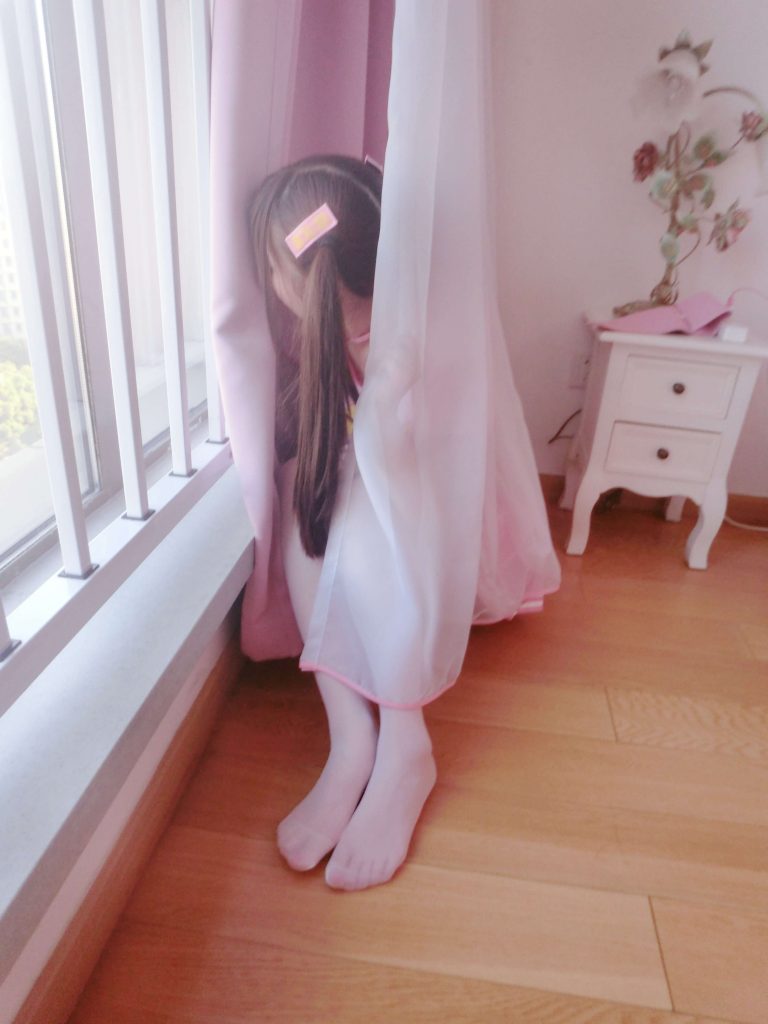 小学生赛高 2019 新年快乐：粉红水手服 [17P-6MB]