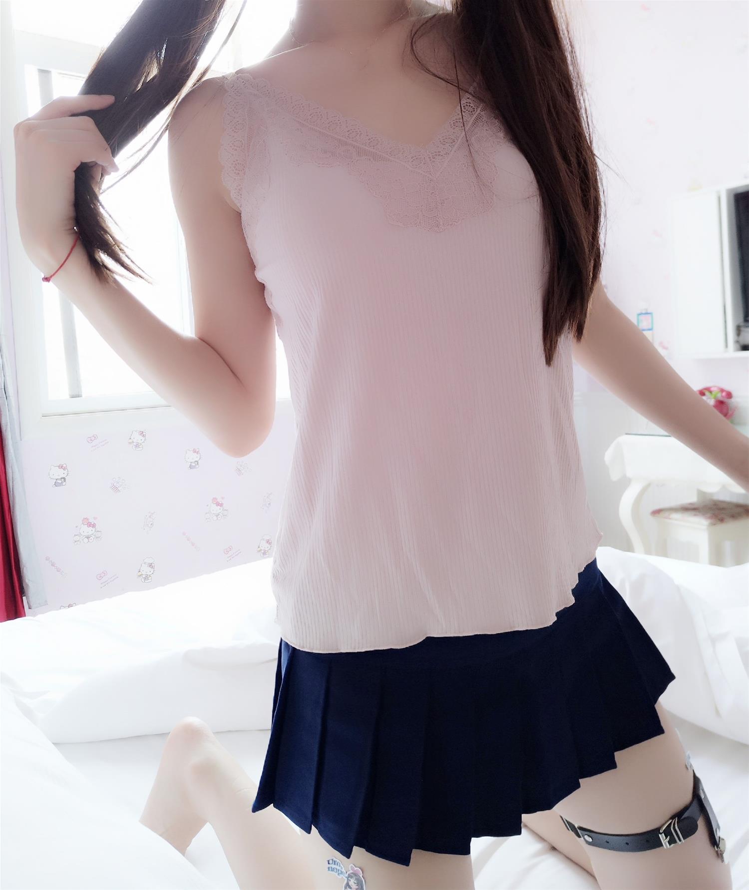 小学生赛高 2019 国庆特刊：邻家女孩小T恤 [23P-12MB]