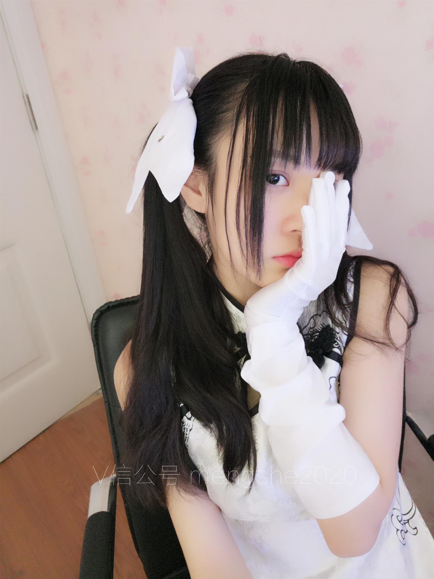 小学生赛高 2020 中秋典藏：囧妹开叉旗袍 白丝 [22P-15MB]