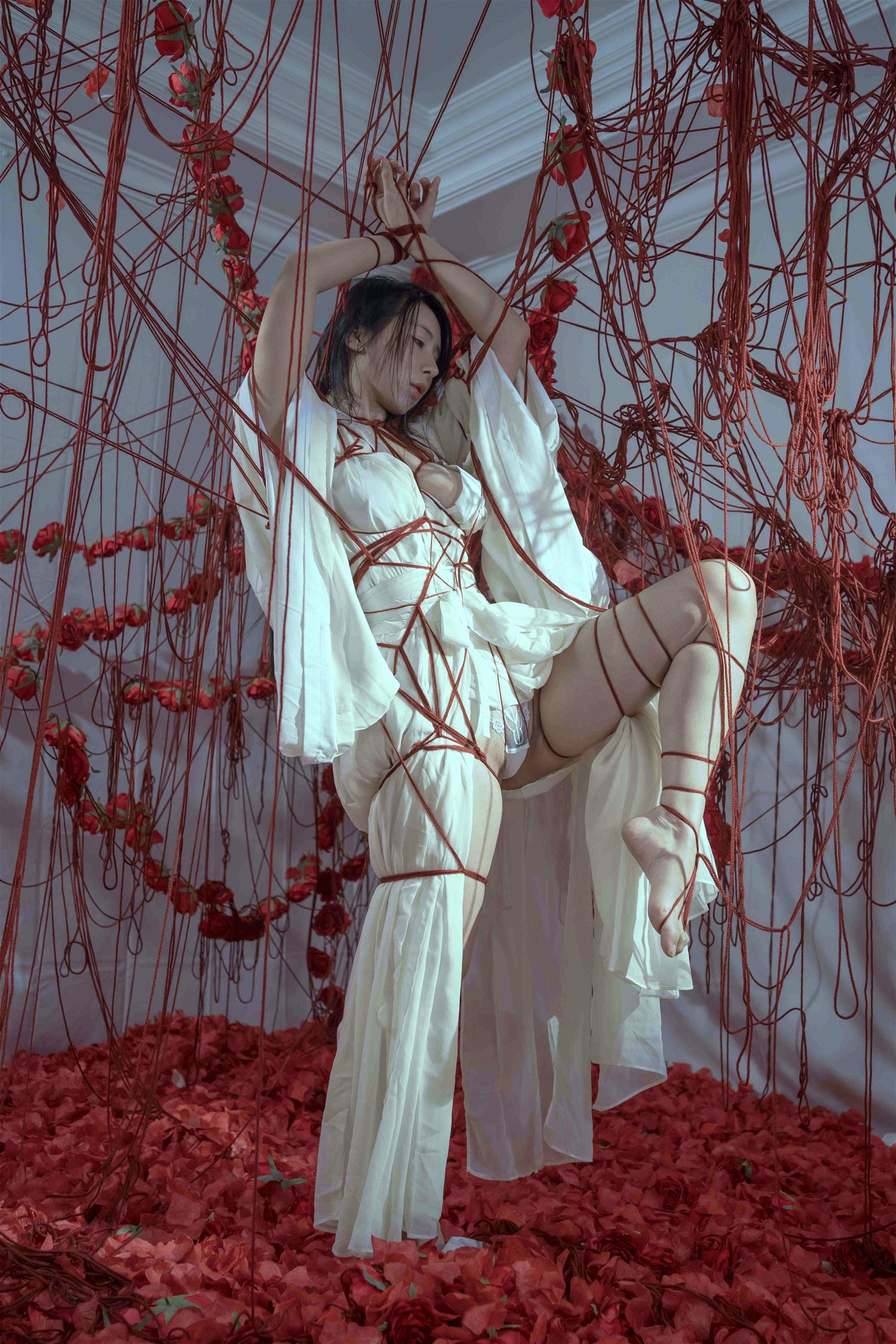 云溪溪 奶桃 囚鸟 [64P-768MB]