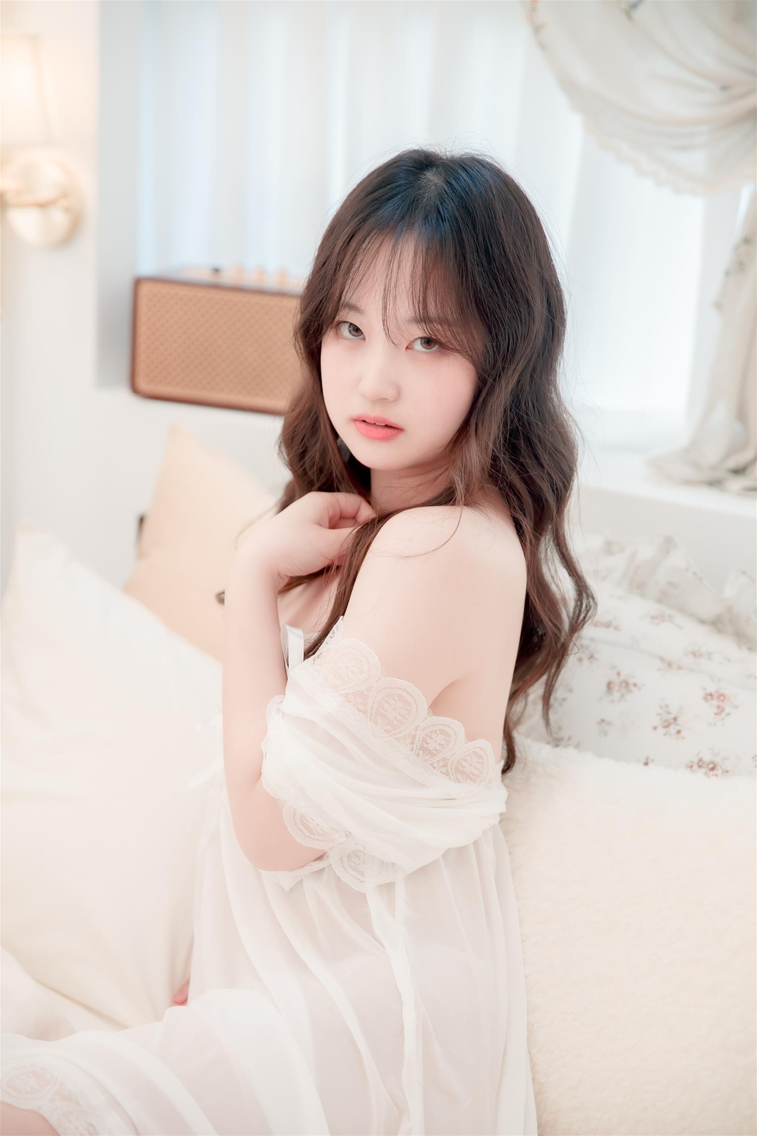 Sia (시아) JOApictures JOA 20. DECEMBER Vol.1 [54P-337MB]