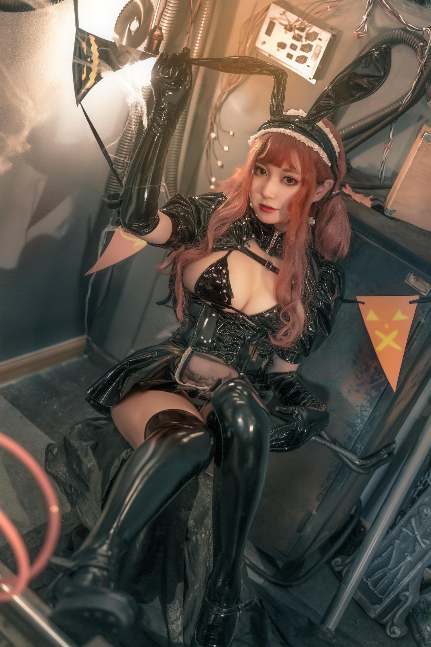 棕桠阿狗崽 漆皮兔女仆 [33P-474MB]