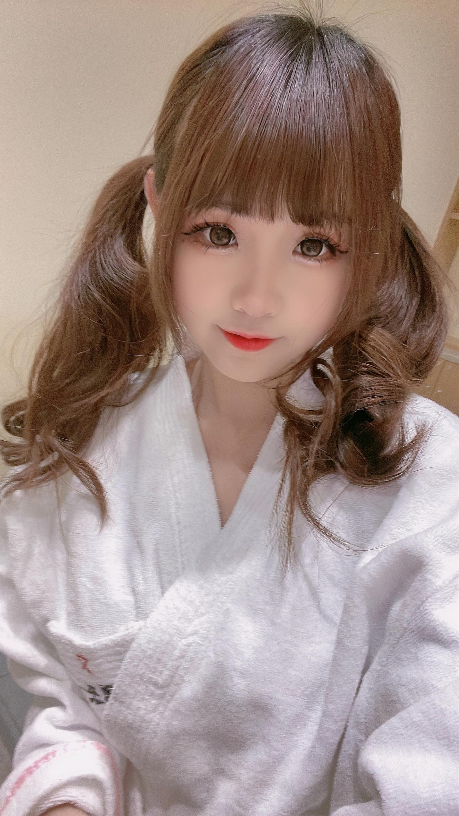 miko酱ww 泡汤啦 [26P3V-246MB]