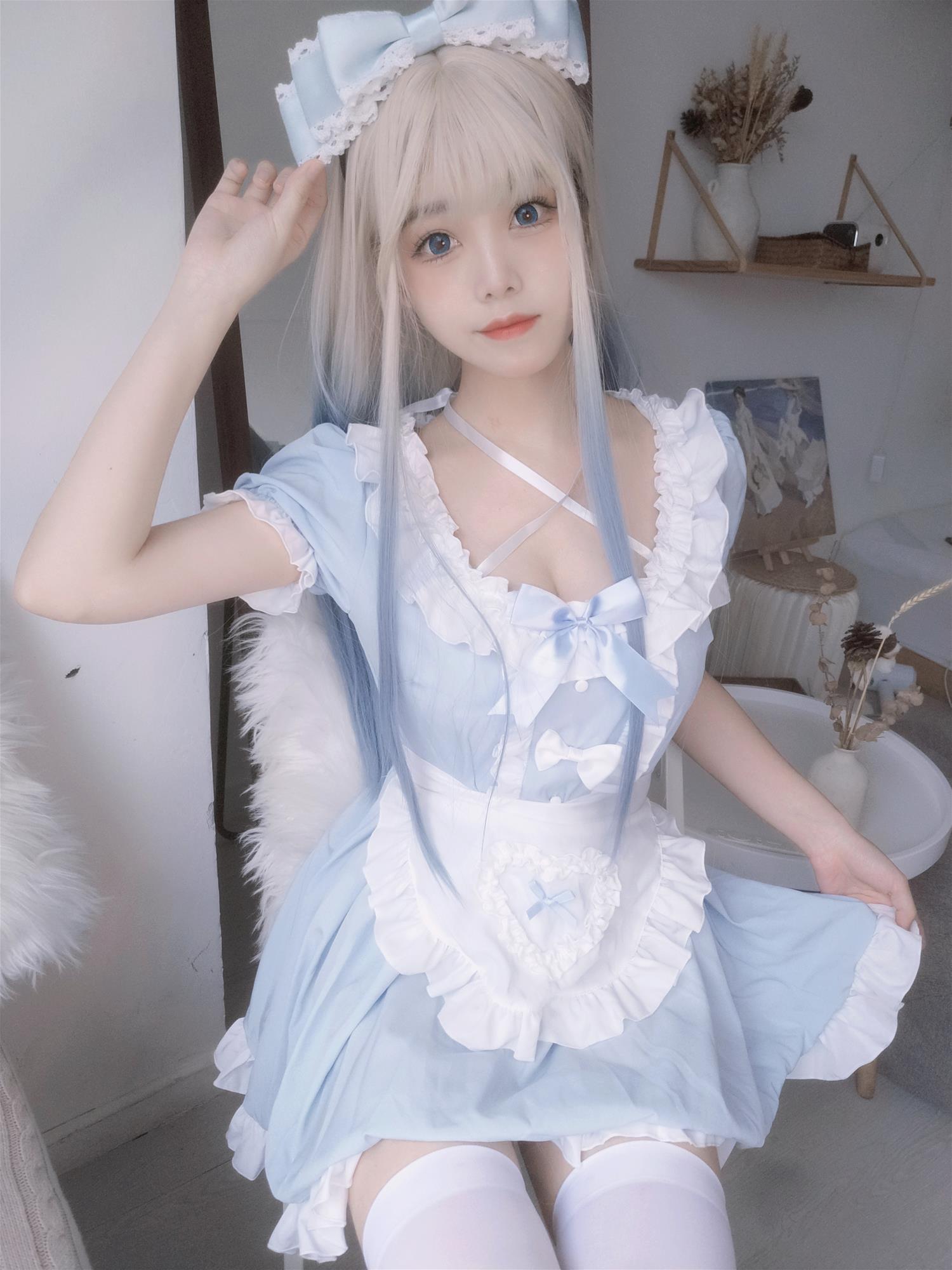 蜜汁猫裘 蓝女仆 [27P2V-407MB]