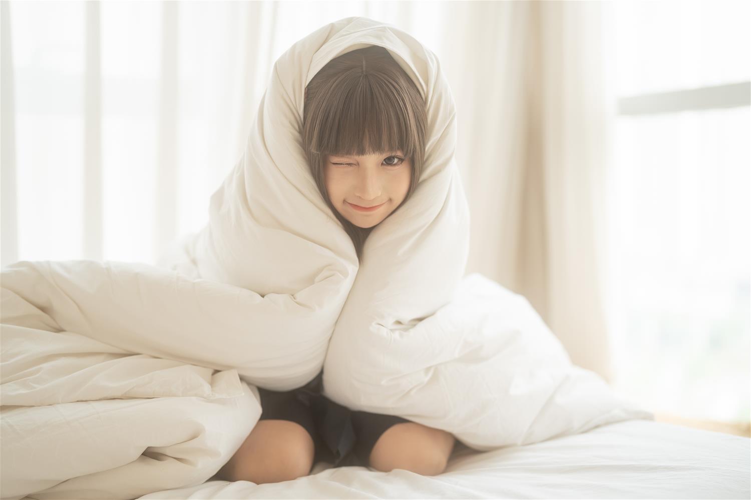 蠢沫沫 被窝JK [15P1V-400MB]